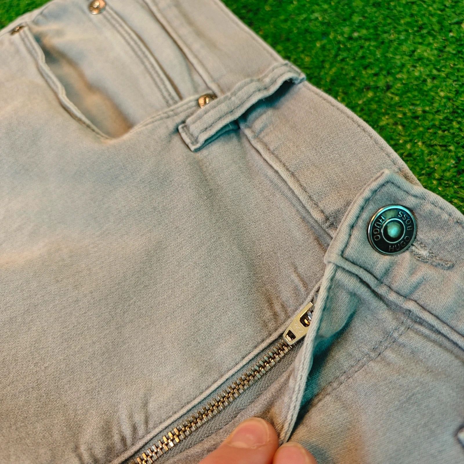 Hugo Boss Hugo Boss Jeans Mens 33x34 gray slim zip fly denim pants Size US 33 - 3 Thumbnail