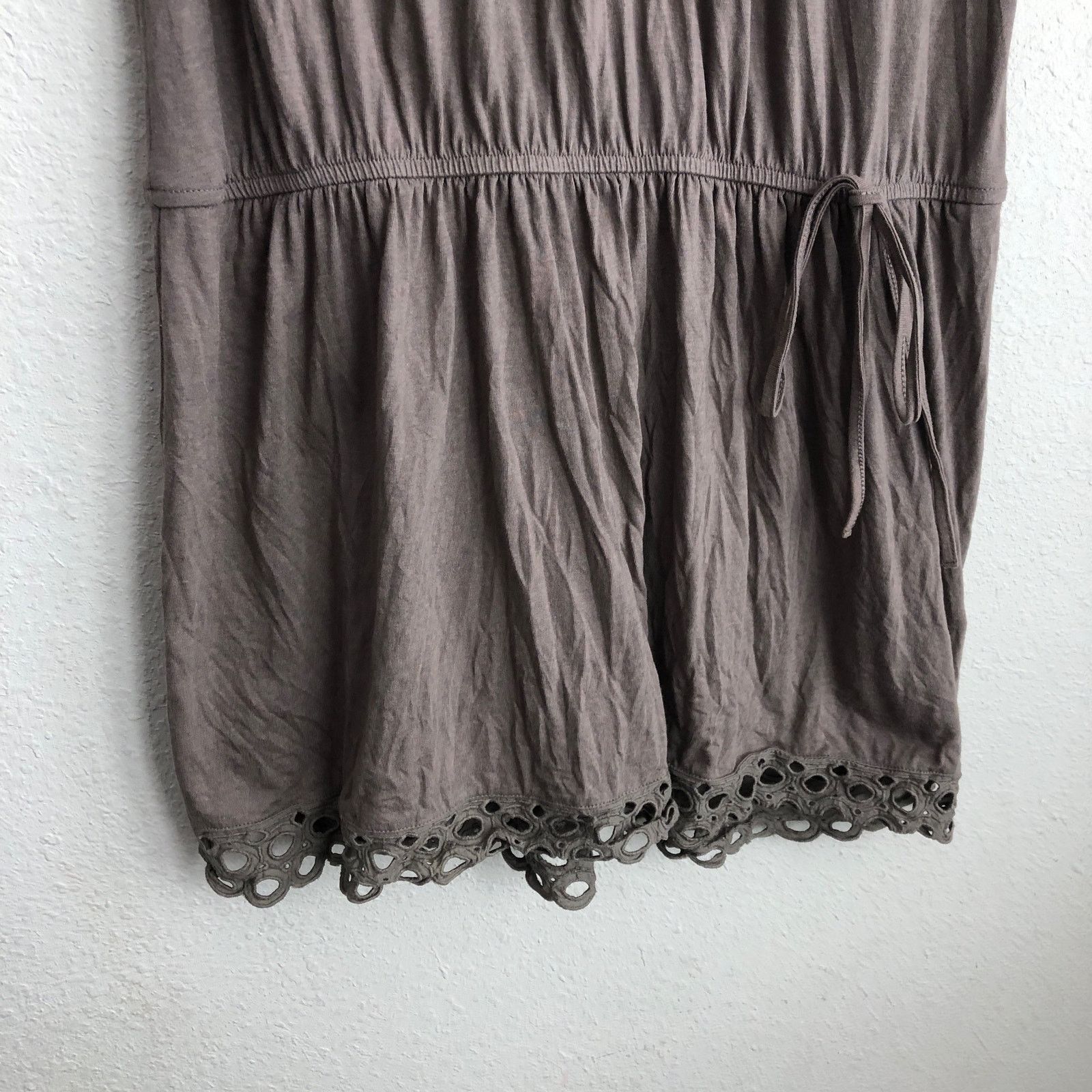 Express Gray eyelet trim tunic dress with drawstring by Express Size L / US 10 / IT 46 - 2 Thumbnail