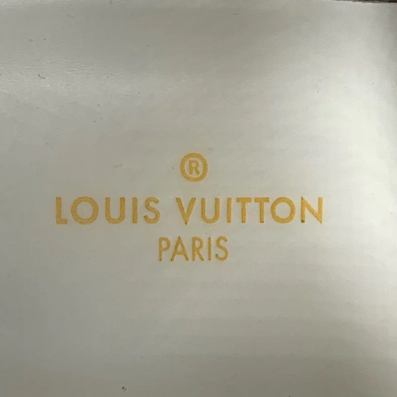 Louis Vuitton Louis Vuitton White Silver Tail Lace-Up Casual High Top Sh Size US 7 / EU 40 - 7 Thumbnail
