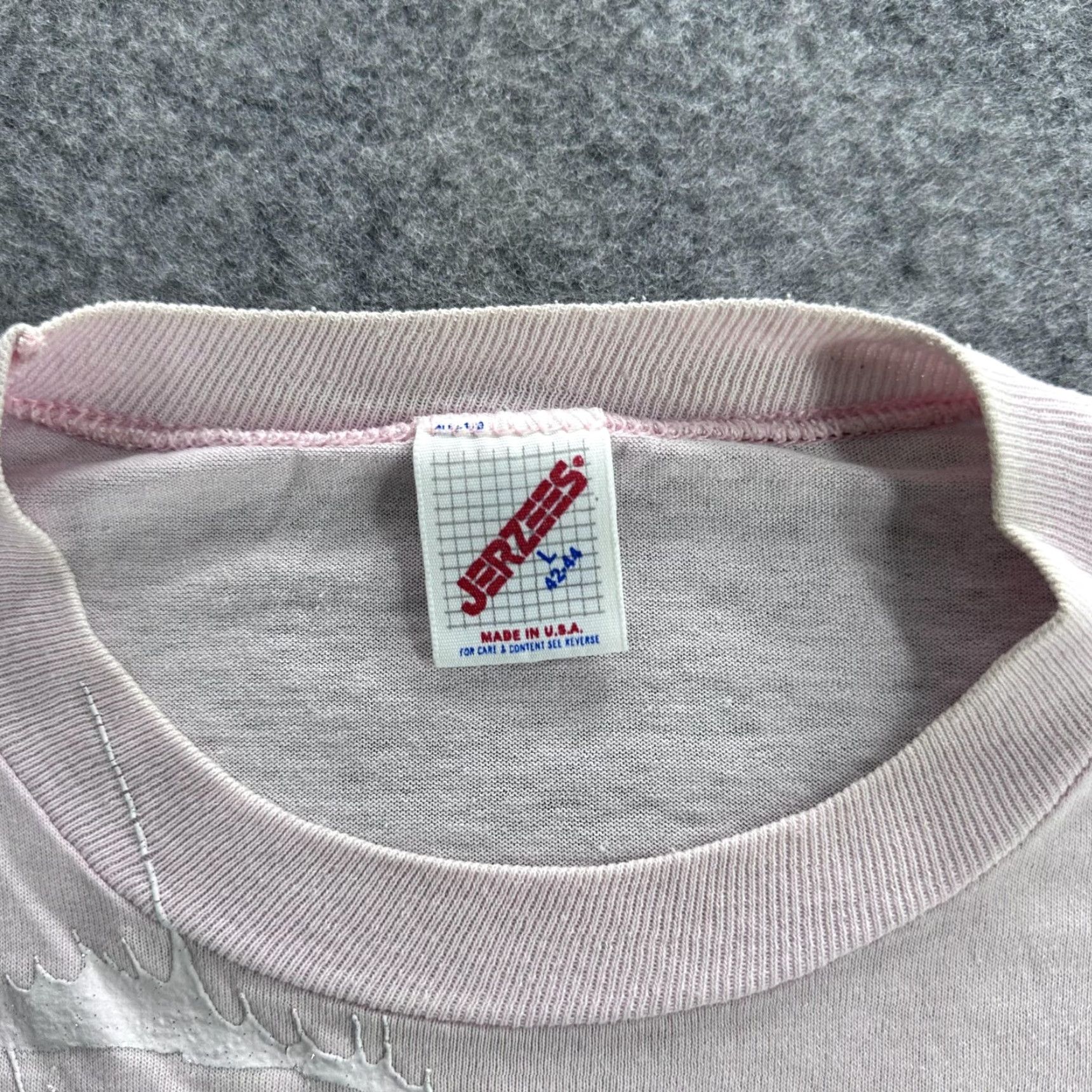 Jerzees Vintage Jerzees Pink Hand Painted Heart T-Shirt 90s Mens Large User: Vintage Jerzees Pink Hand Painted Heart T-Shirt 90s Mens Large Size US M / EU 48-50 / 2 - 4 Thumbnail