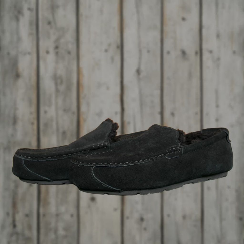 Ugg Koolaburra by UGG Tipton Slippers Moccasin Slipper Suede Faux Fur Lined Black Men Sz 13 US 13 MU 1105893 Size ONE SIZE - 1 Thumbnail
