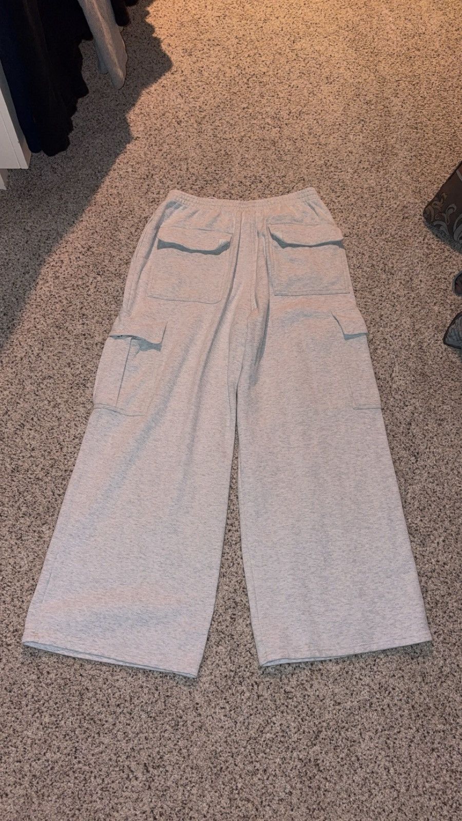 SKIMS SKIMS COTTON FLEECE OVERSIZED CARGO PANT | LIGHT GREY Size 34" / US 12 / IT 48 - 3 Thumbnail