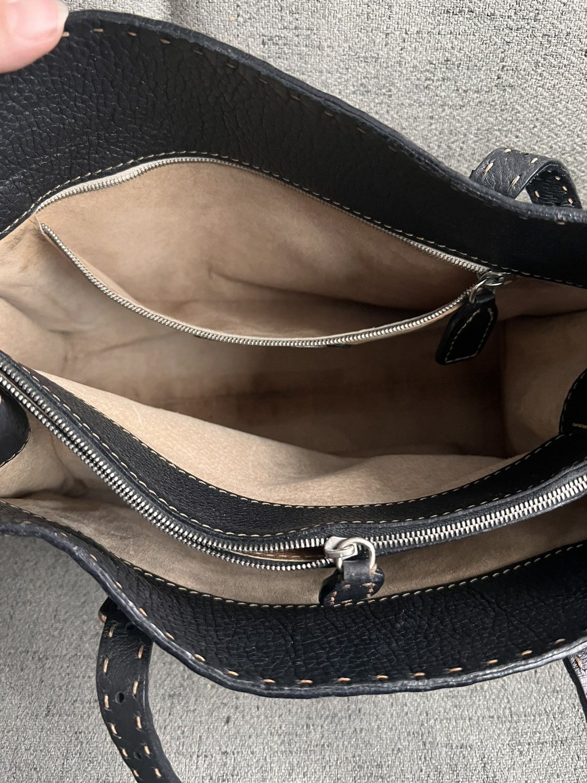 Fendi Fendi Selleria Black Leather Shoulder Bag Size ONE SIZE - 10 Thumbnail