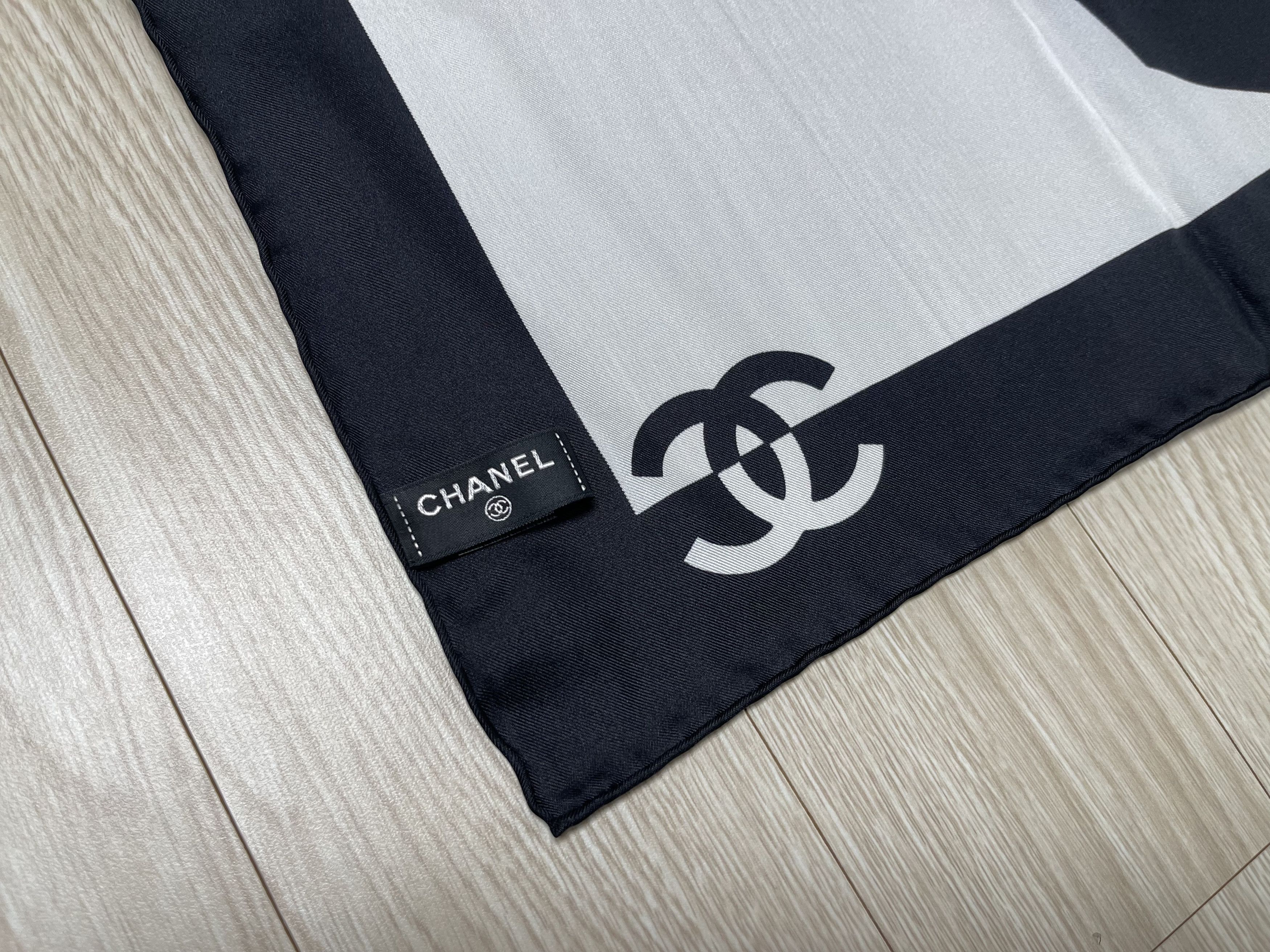 Chanel Chanel Mademoiselle CC Logo G22 Scarf Size ONE SIZE - 6 Thumbnail