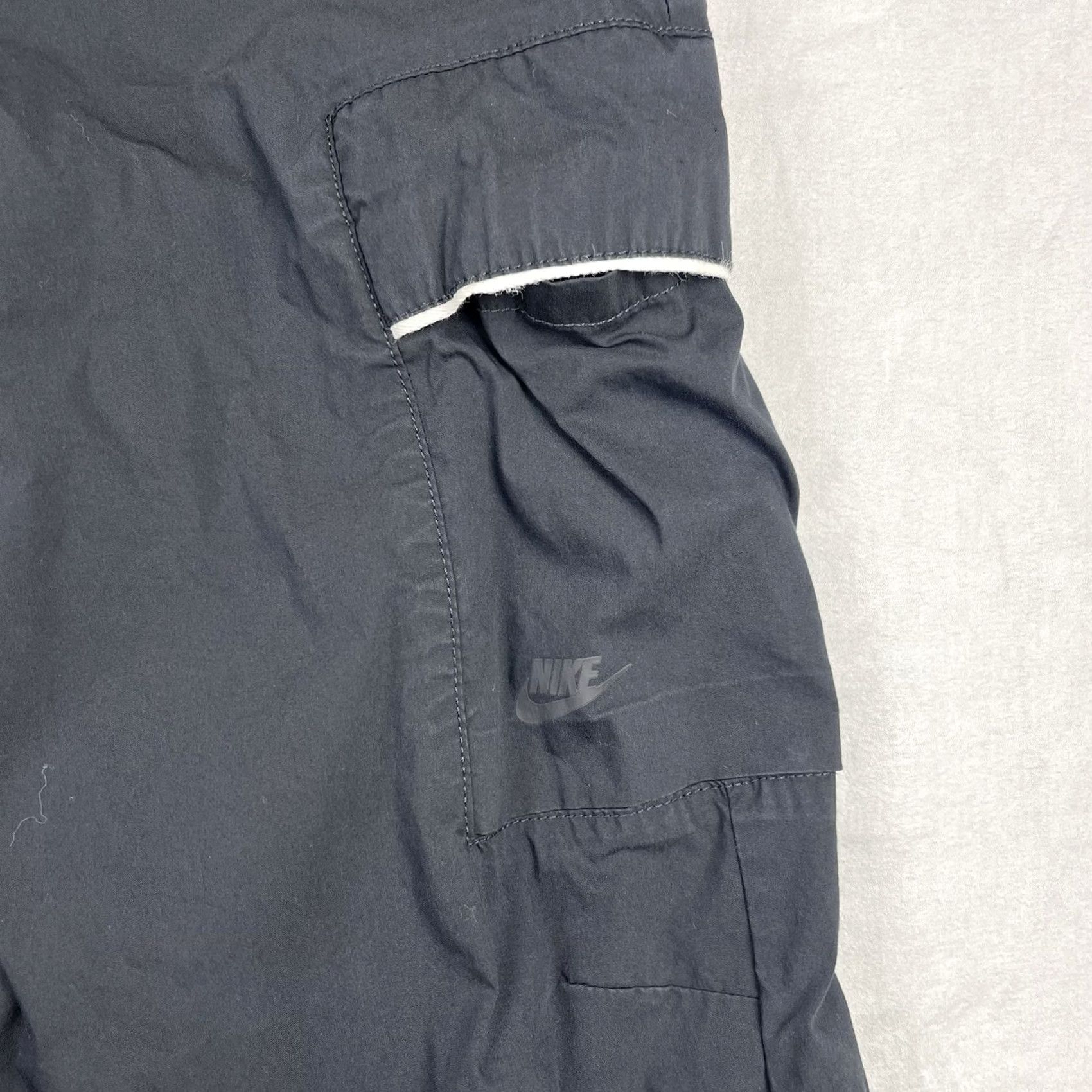 Nike Nike Pants Mens Large 38 Sportswear Black Essentials Woven Utility Cargo Pants Size US 38 / EU 54 - 4 Thumbnail
