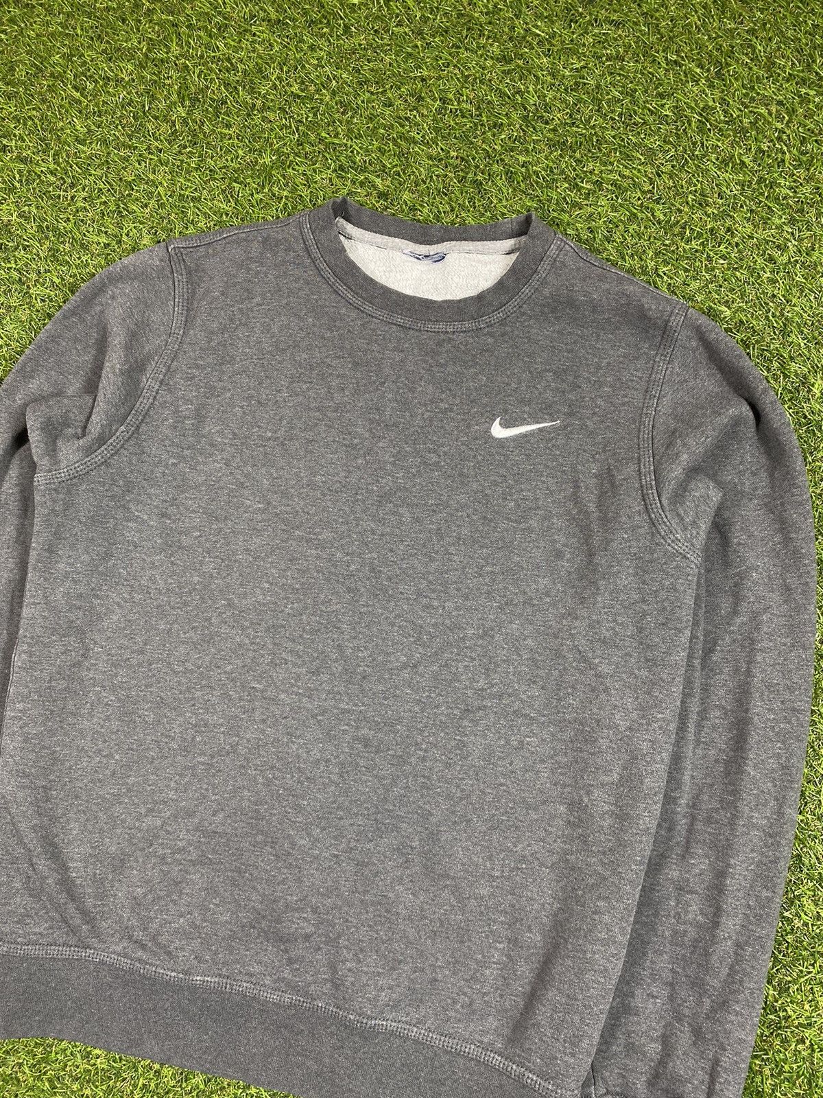 Nike Vintage Y2k Nike Sweatshirt streetwear small swoosh size S Size US S / EU 44-46 / 1 - 2 Thumbnail