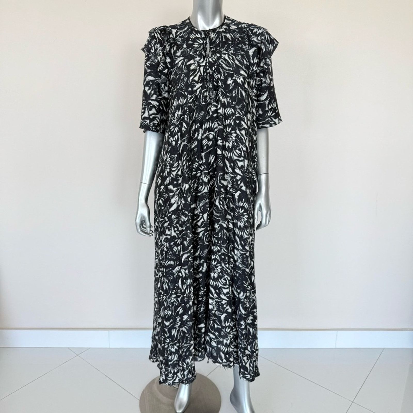 Balenciaga Balenciaga floral print oversized dress 40IT or 8 US 2600$ Size M / US 6-8 / IT 42-44 - 1 Thumbnail