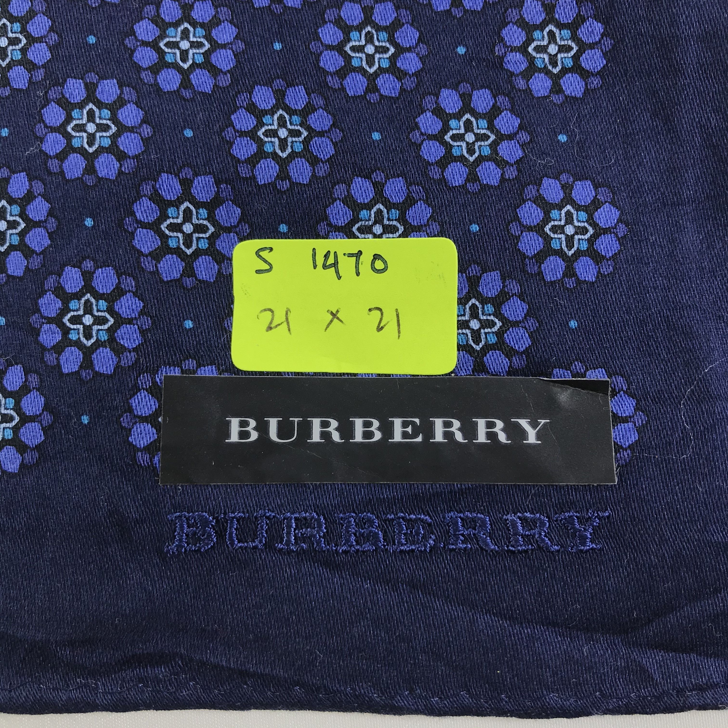Burberry × Vintage Burberry Bandana / Handkerchief / Neckerchief - S1470 Size ONE SIZE - 5 Thumbnail