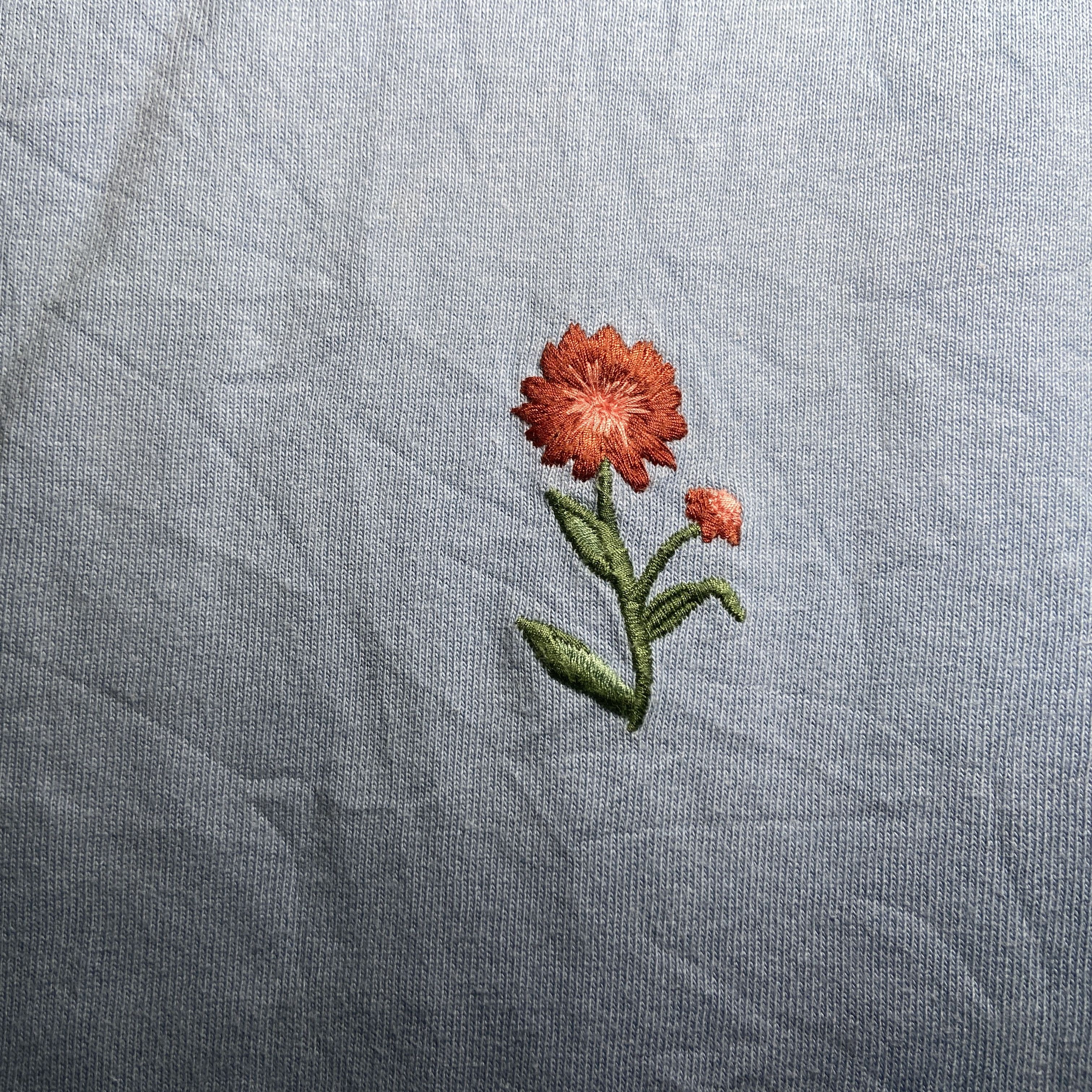 JW Anderson × Uniqlo SS21 UNIQLO x J.W.Anderson Floral embroidered T-shirt Blue M Size US L / EU 52-54 / 3 - 3 Thumbnail