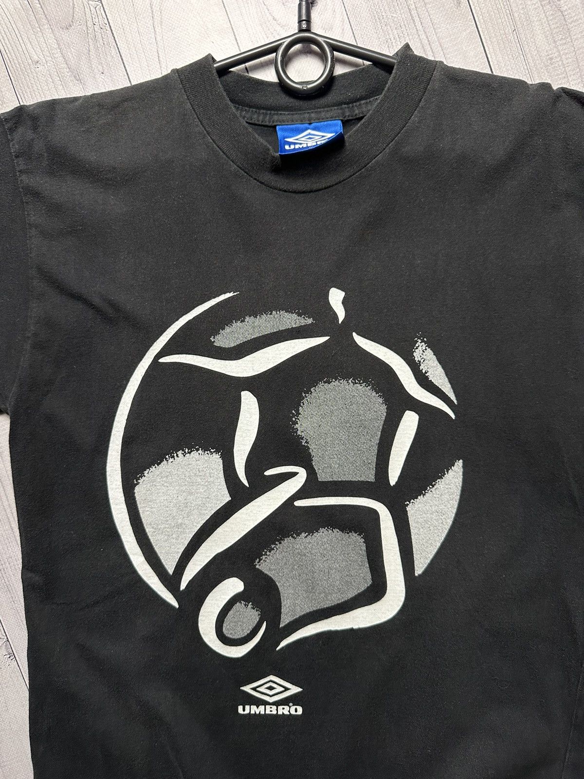 Umbro × Vintage Vintage Umbro England soccer tee Euro 1996 size M Size US M / EU 48-50 / 2 - 5 Thumbnail