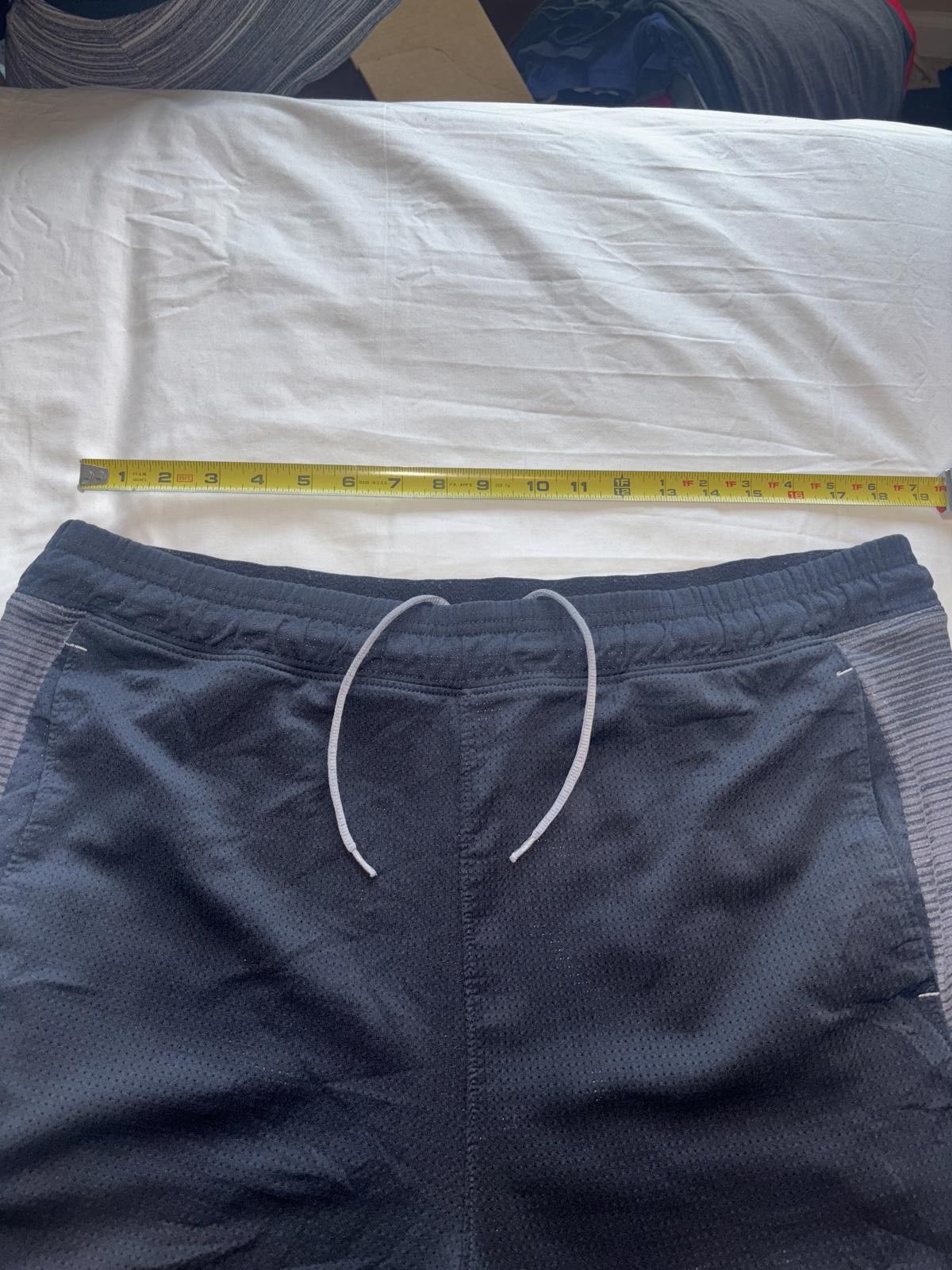 Under Armour Athletic Under Armour Men's Shorts - XL Size US 36 / EU 52 - 7 Thumbnail
