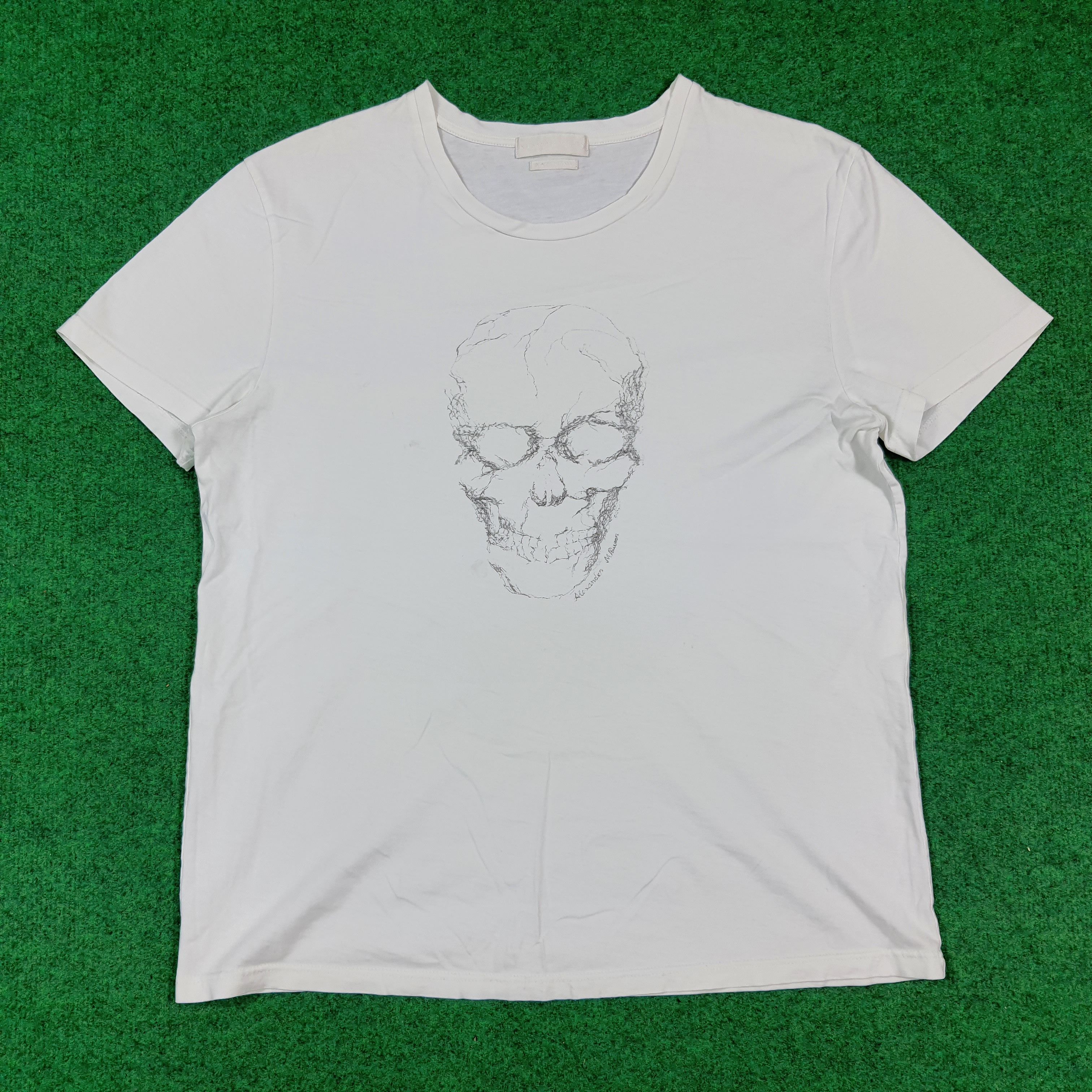 Alexander McQueen Vintage Alexander McQueen Skull Art Designer Tshirt C299N22 Size US M / EU 48-50 / 2 - 1 Thumbnail