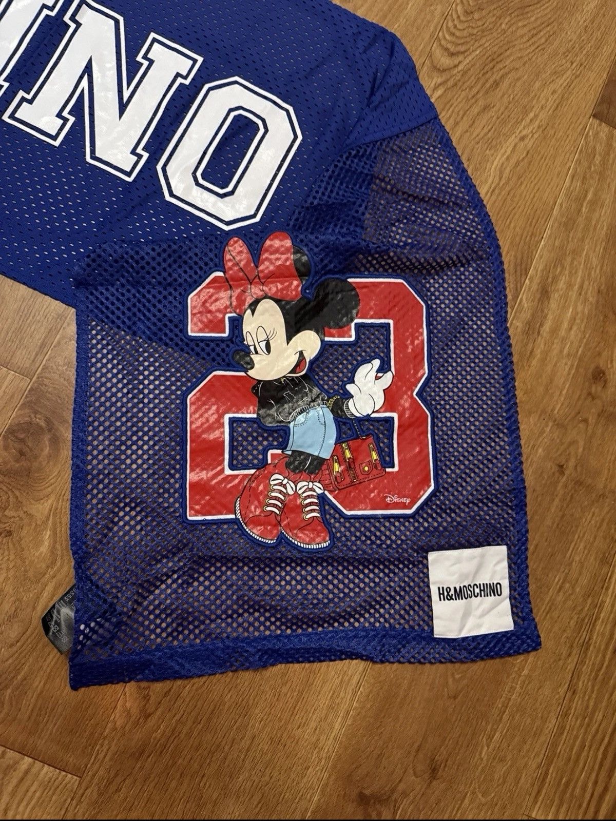 H&M × Moschino Moschino x H&M Brand New Football Mickey Scarf Disney OS Size ONE SIZE - 6 Thumbnail