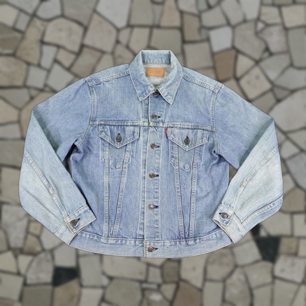 VINTAGE Levi's Men's Jacket 42 Denim Trucker Coat 70s Style - Main Image