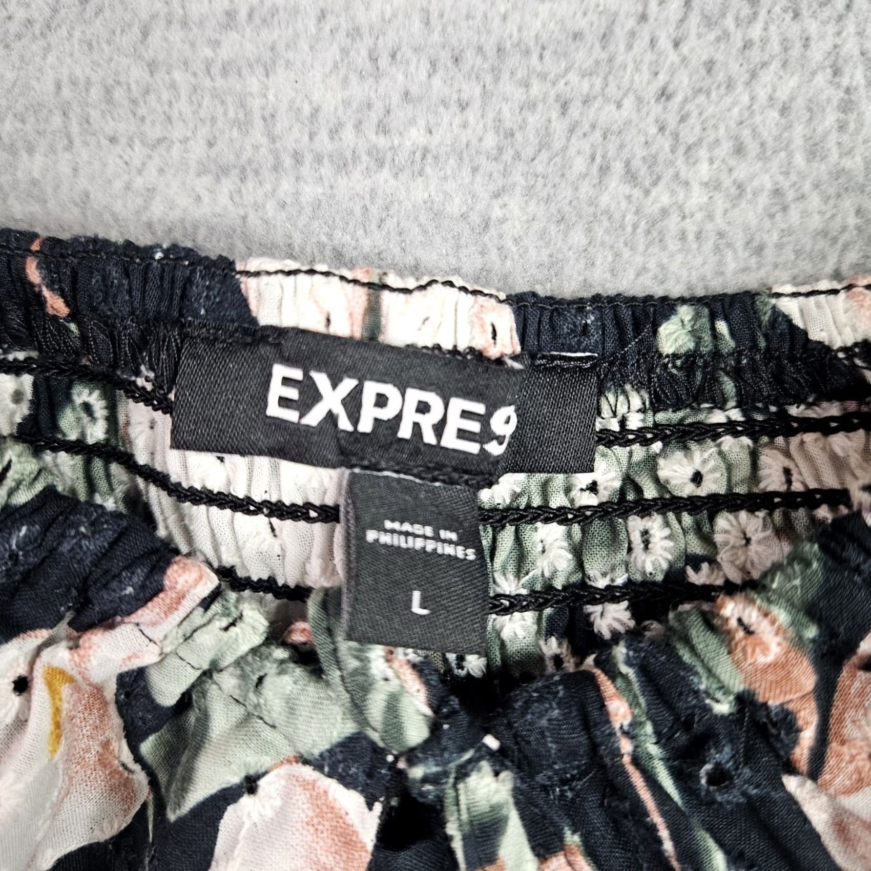 Express Express Women's Floral Printed Eyelet Puff Sleeve Smocked Bodysuit Sz L NEW Size L / US 10 / IT 46 - 5 Thumbnail