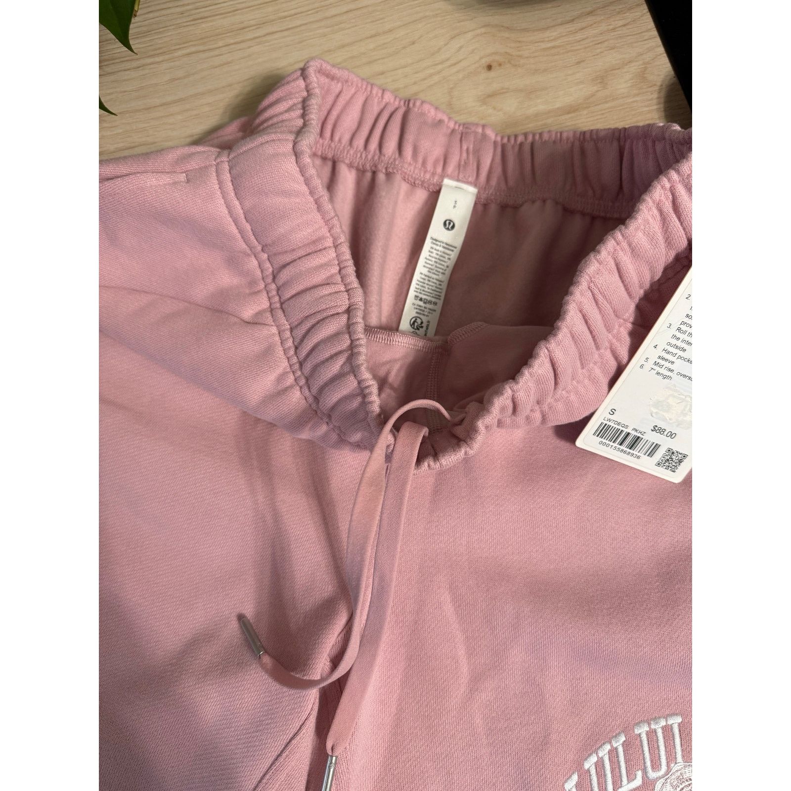 Lululemon $88 New Lululemon Scuba Oversized Mid Rise Short - Pink - S Size 28" / US 6 / IT 42 - 8 Thumbnail