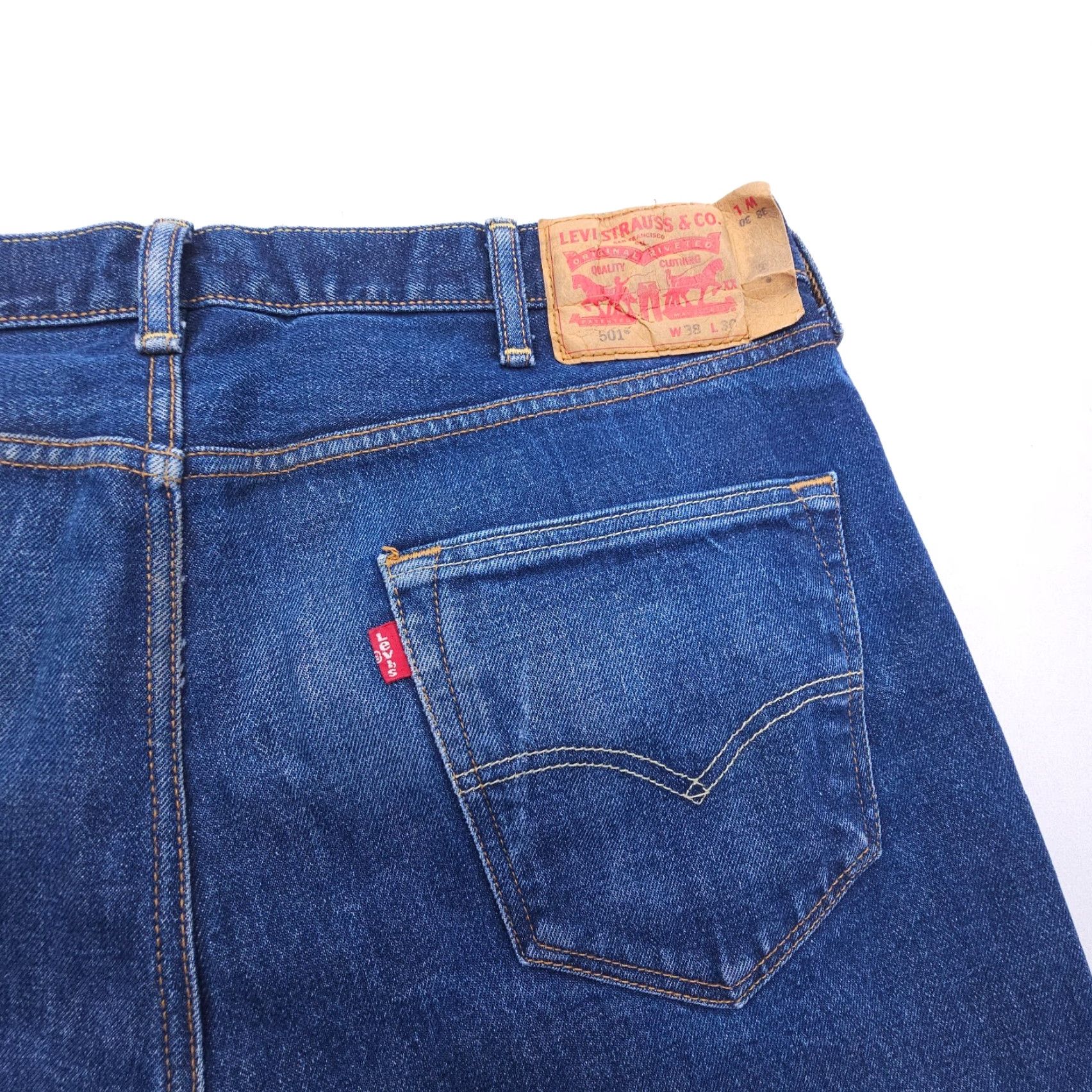 Levi's VINTAGE Levi's 501 Jeans Men 38 x 30 Dark Wash Denim Button Fly Regular Fit Blue 501 Series Classic American Mens Size US 38 / EU 54 - 4 Thumbnail