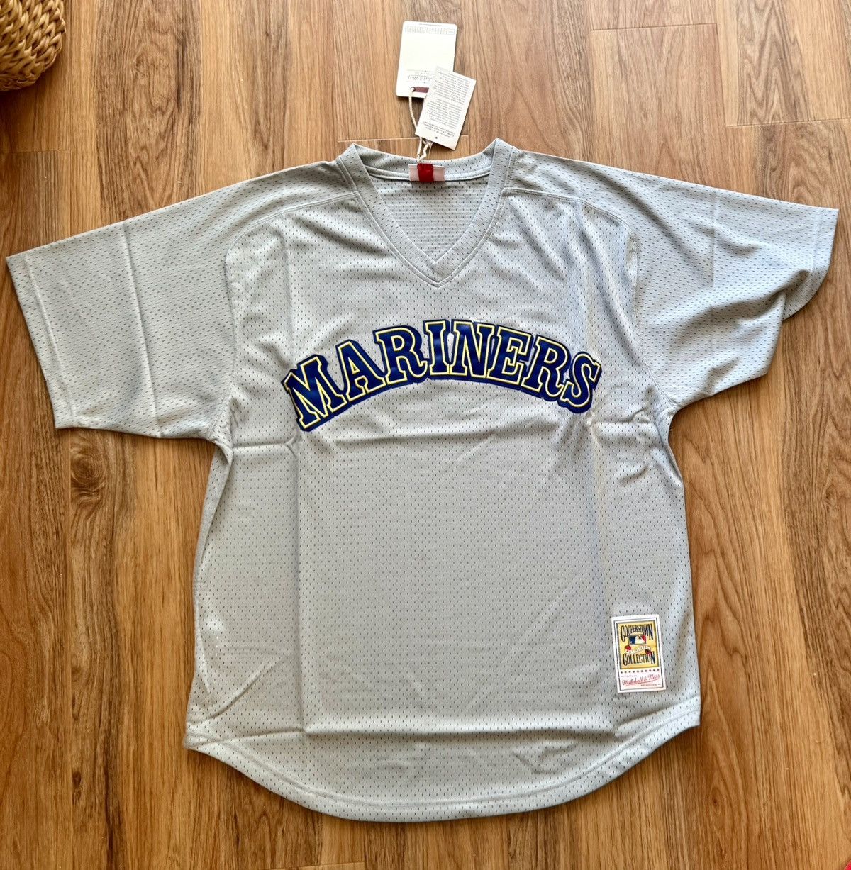 Mitchell & Ness Mitchell and Ness Ken Griffey Junior Jersey XLT Size US XL / EU 56 / 4 - 1 Thumbnail
