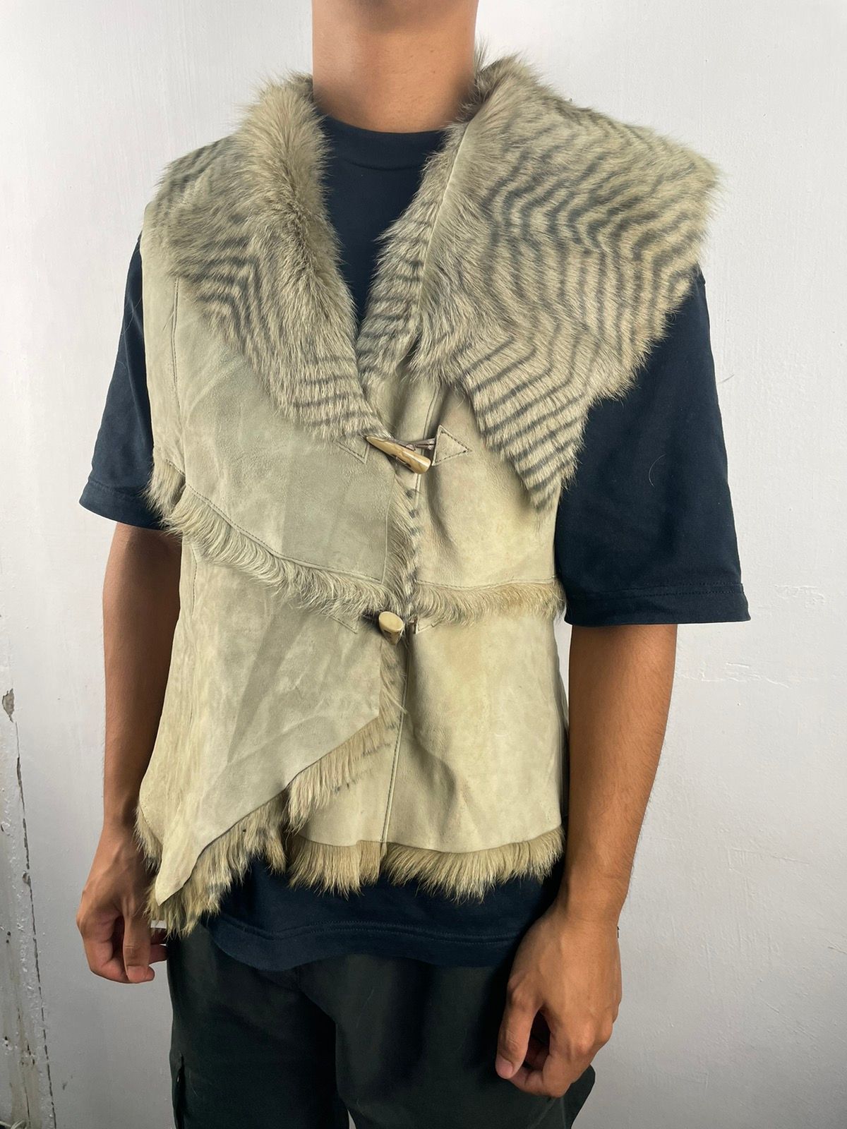 Japanese Brand Vintage Fur Goat Sheepskin Patchwork Vest Jacket Size US M / EU 48-50 / 2 - 1 Preview