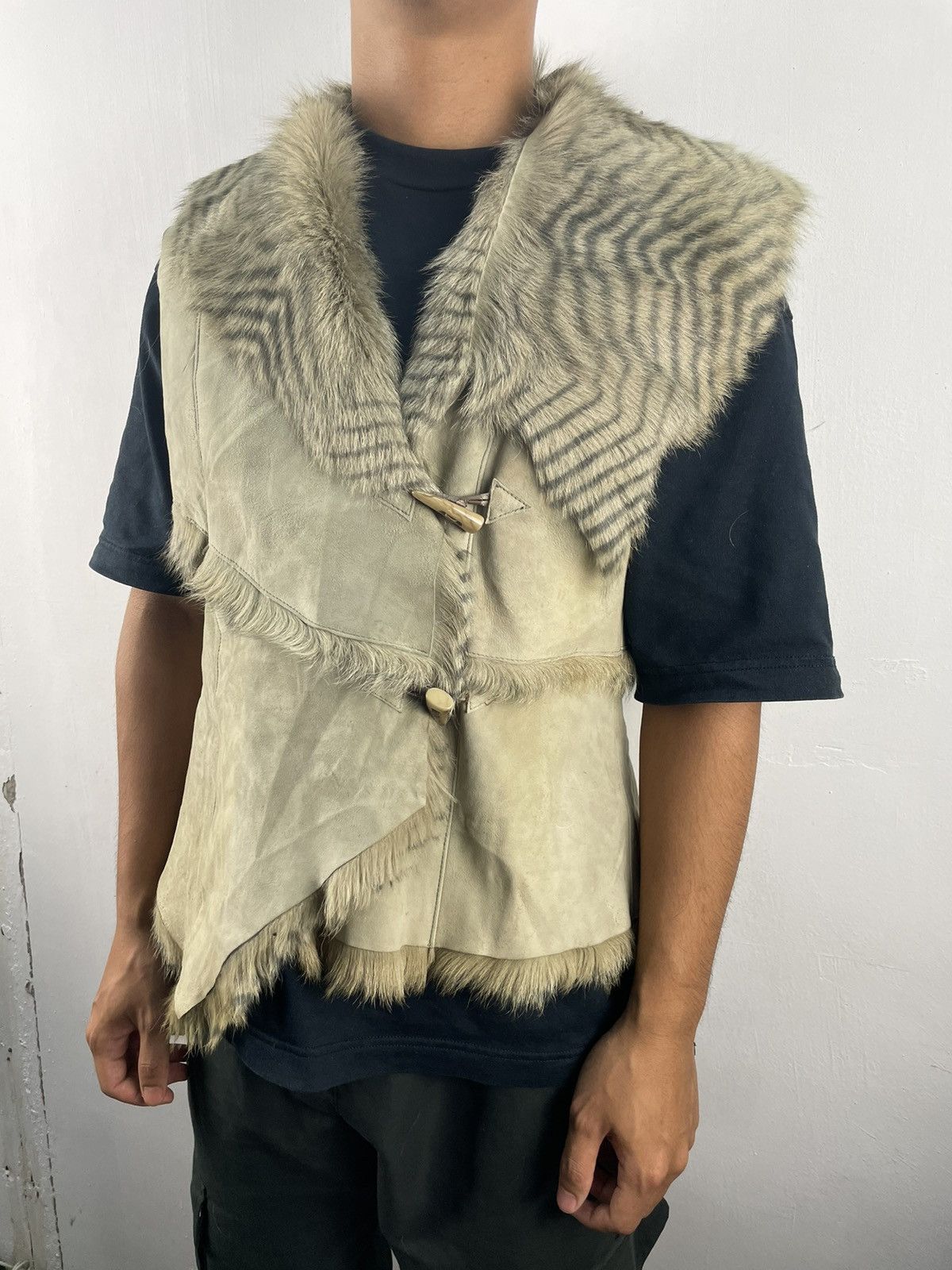 Japanese Brand Vintage Fur Goat Sheepskin Patchwork Vest Jacket Size US M / EU 48-50 / 2 - 1 Thumbnail