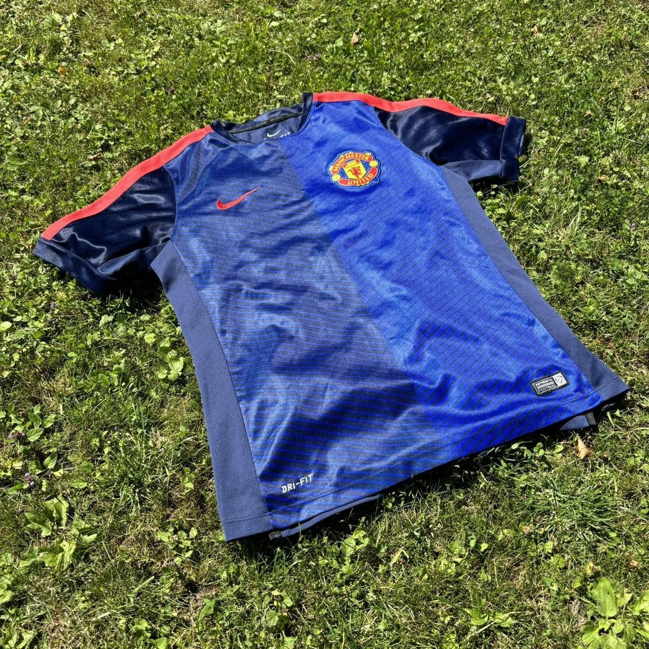 Nike × Vintage Nike Manchester United jersey Size US M / EU 48-50 / 2 - 2 Thumbnail