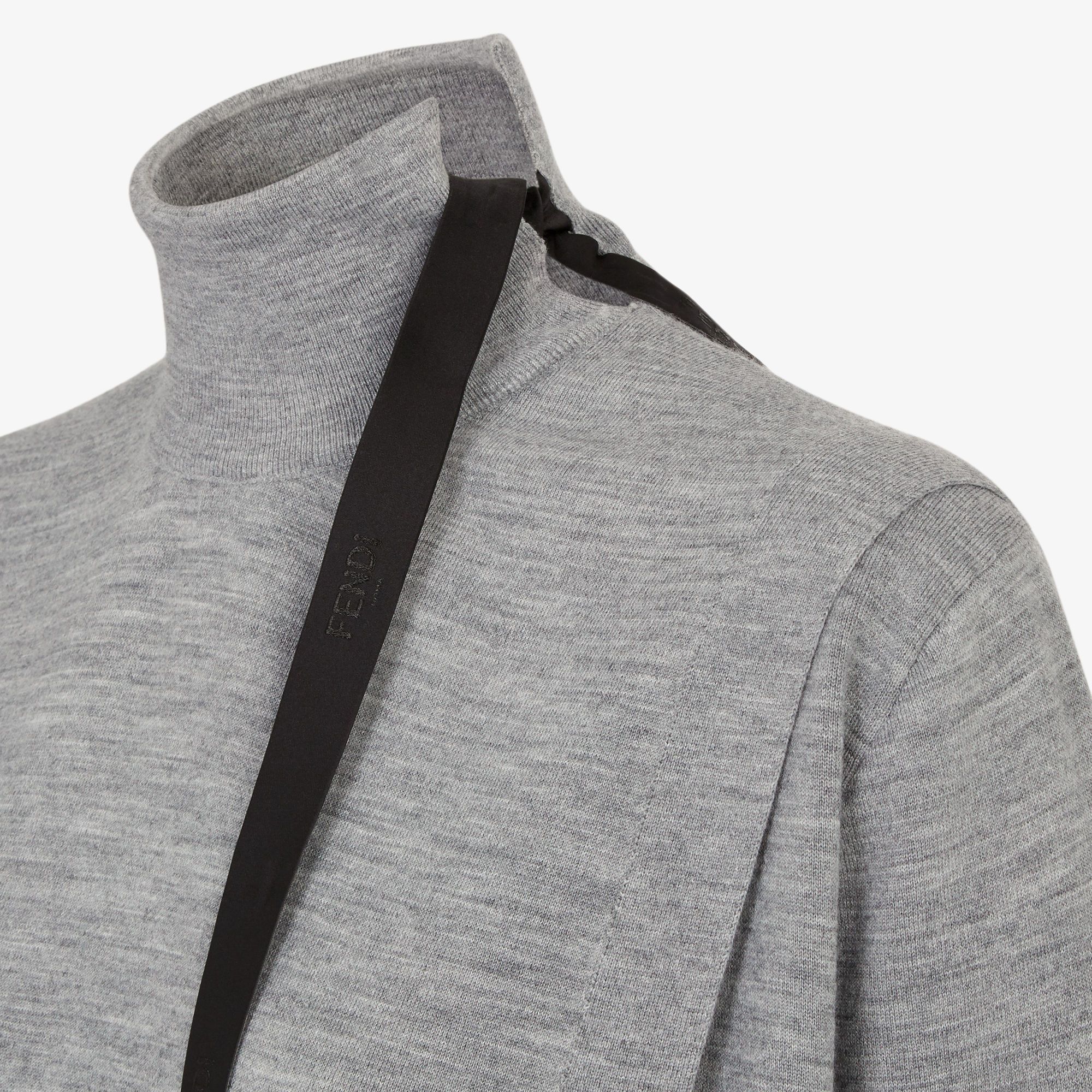 Fendi o1s1wg110225 Pullover in Grey Size S / US 4 / IT 40 - 3 Thumbnail