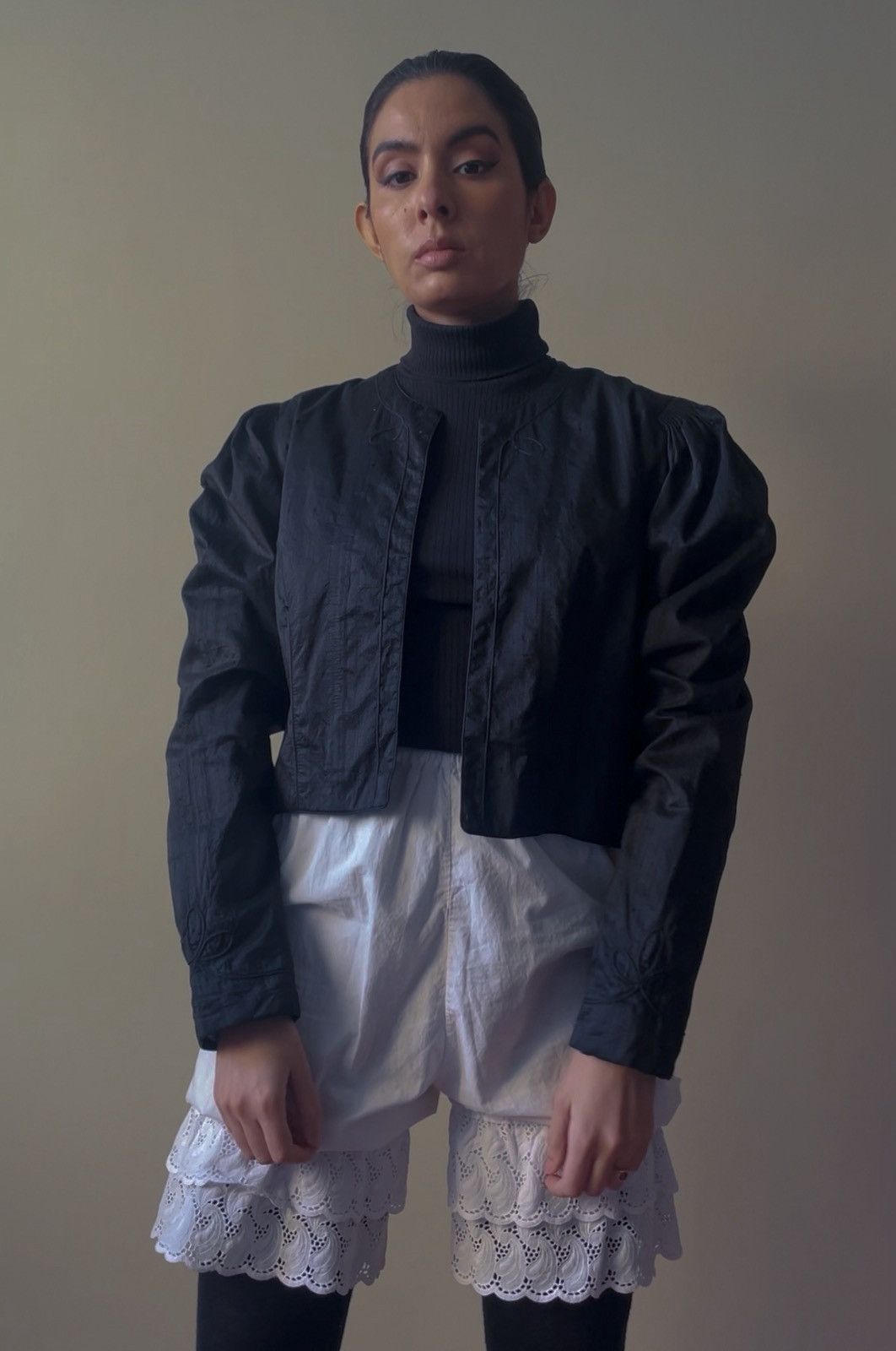 Other VINTAGE SILK BLACK CROPPED PUFF SLEEVE BOLERO JACKET Size M / US 6-8 / IT 42-44 - 5 Thumbnail