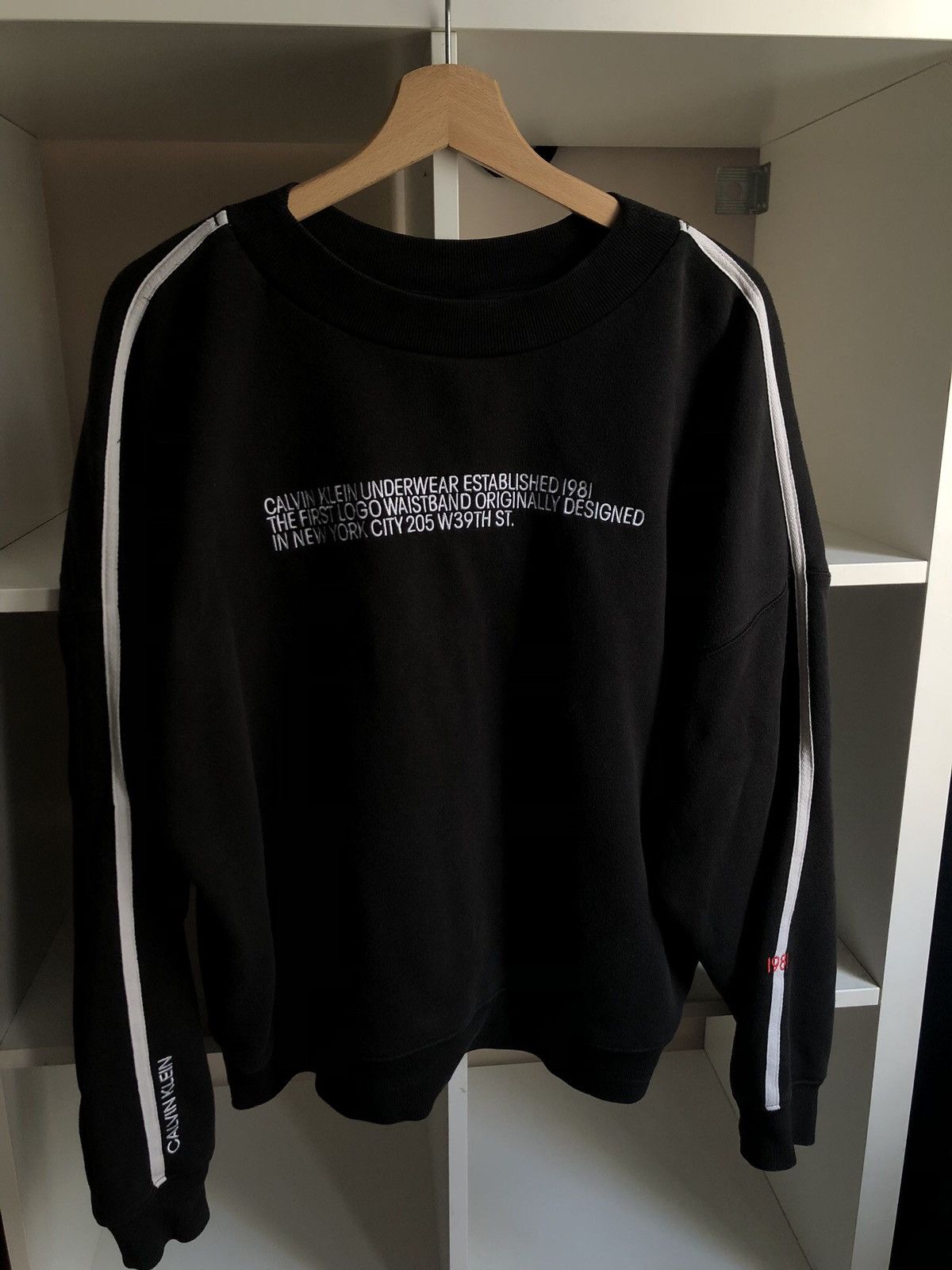 Calvin klein statement 1981 sweatshirt online