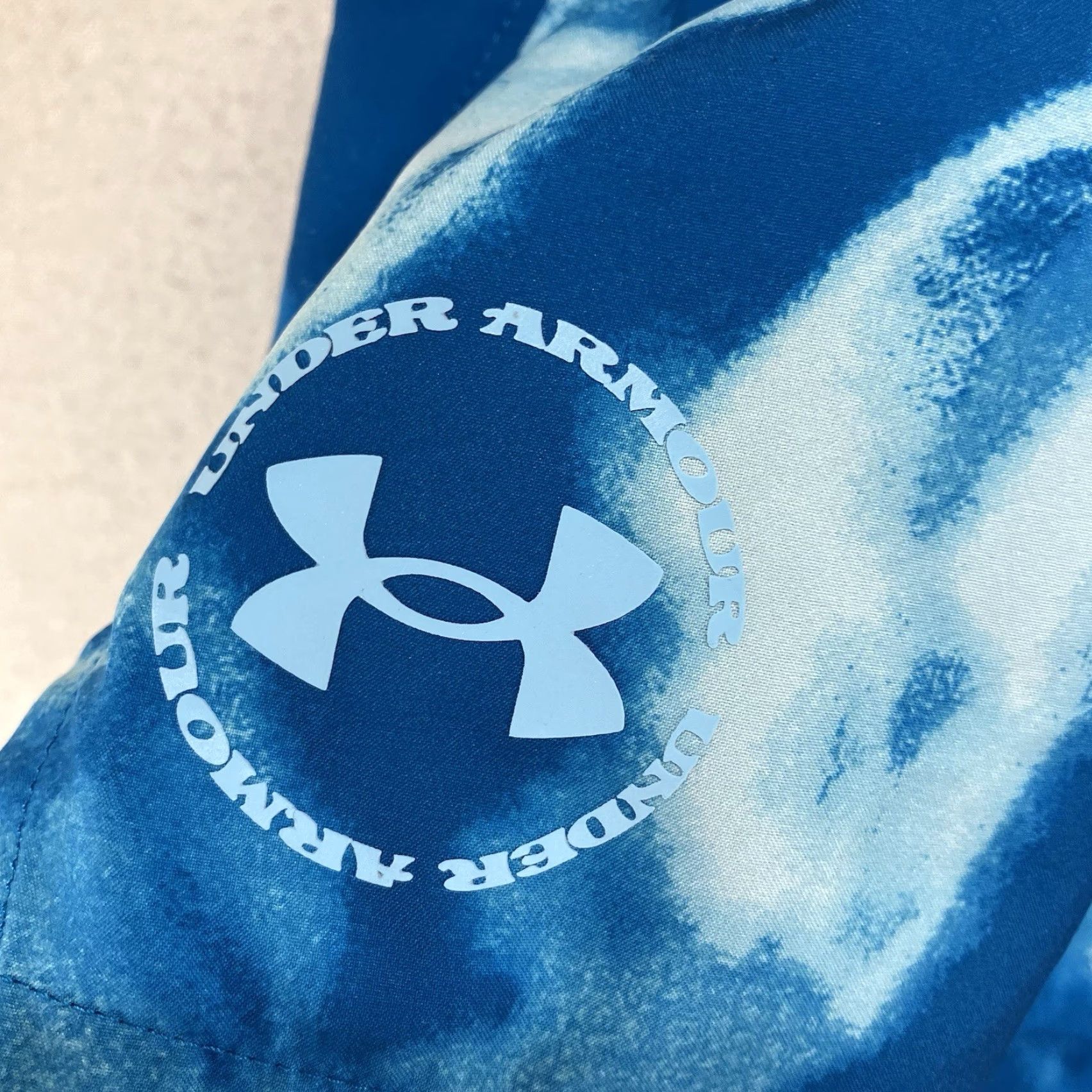 Under Armour Under Armour Fitness Shorts Women XS Tie Dye Blue Elastic Waist Breathable Lightweight Pockets Zip Pocket Running Jogging Size 26" / US 2 / IT 38 - 5 Thumbnail