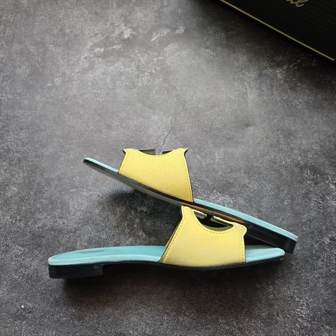 Gucci Gucci Yellow Sandals 38 Women Size US 7.5 / IT 37.5 - 1 Thumbnail