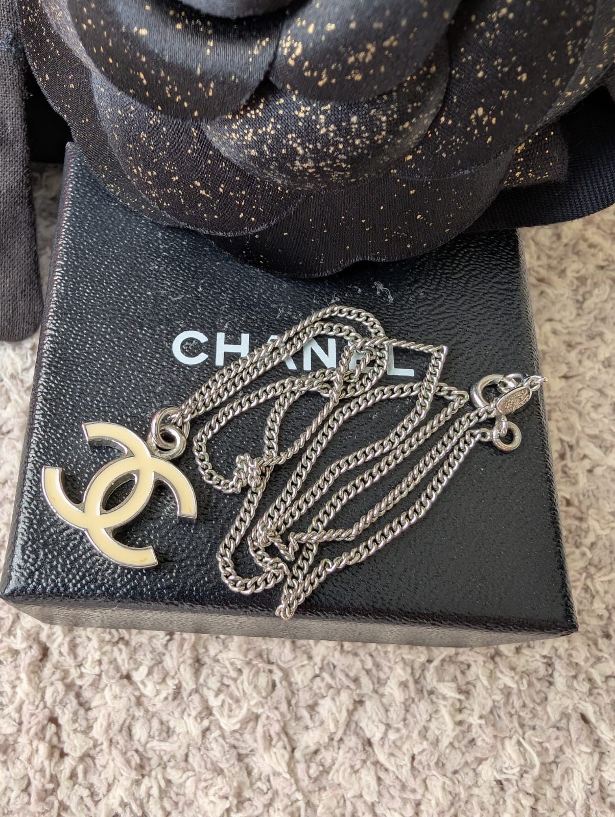 Chanel Chanel CC 05V Logo Ecru Enamel SHW Vintage necklace box Size ONE SIZE - 11 Thumbnail