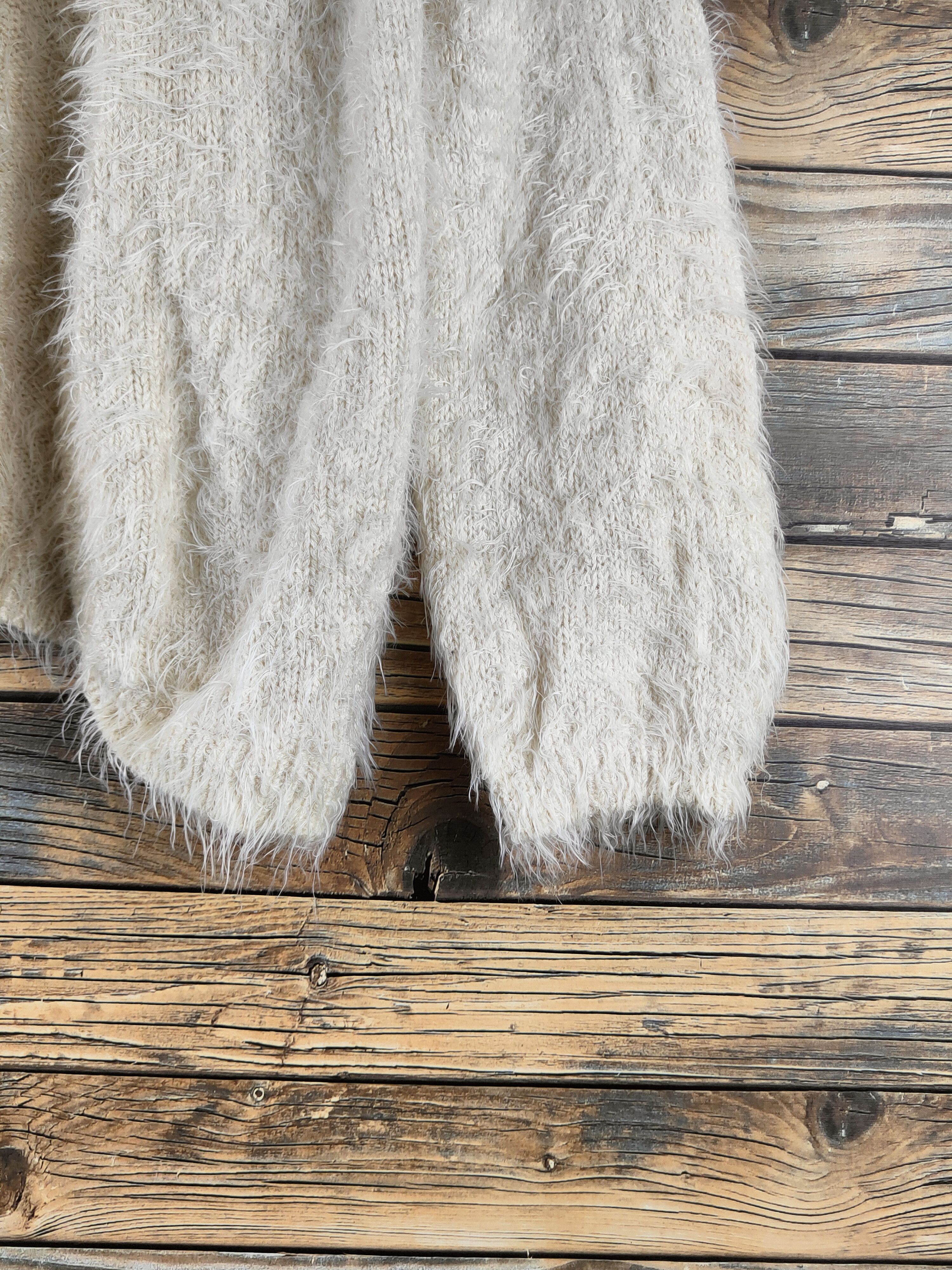 Japanese Brand DL Gorge Ivory Fur Mohair Knitwear Cardigans #46-499 Size S / US 4 / IT 40 - 6 Thumbnail