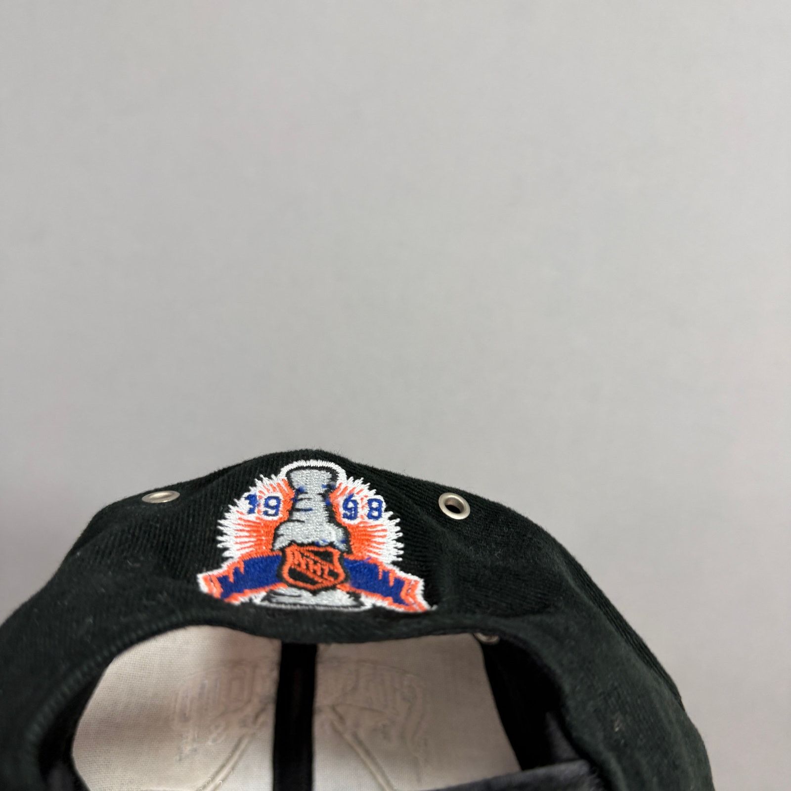 Vintage Vintage Starter Detroit Red Wings 1998 Stanley Cup Champs Size ONE SIZE - 6 Thumbnail