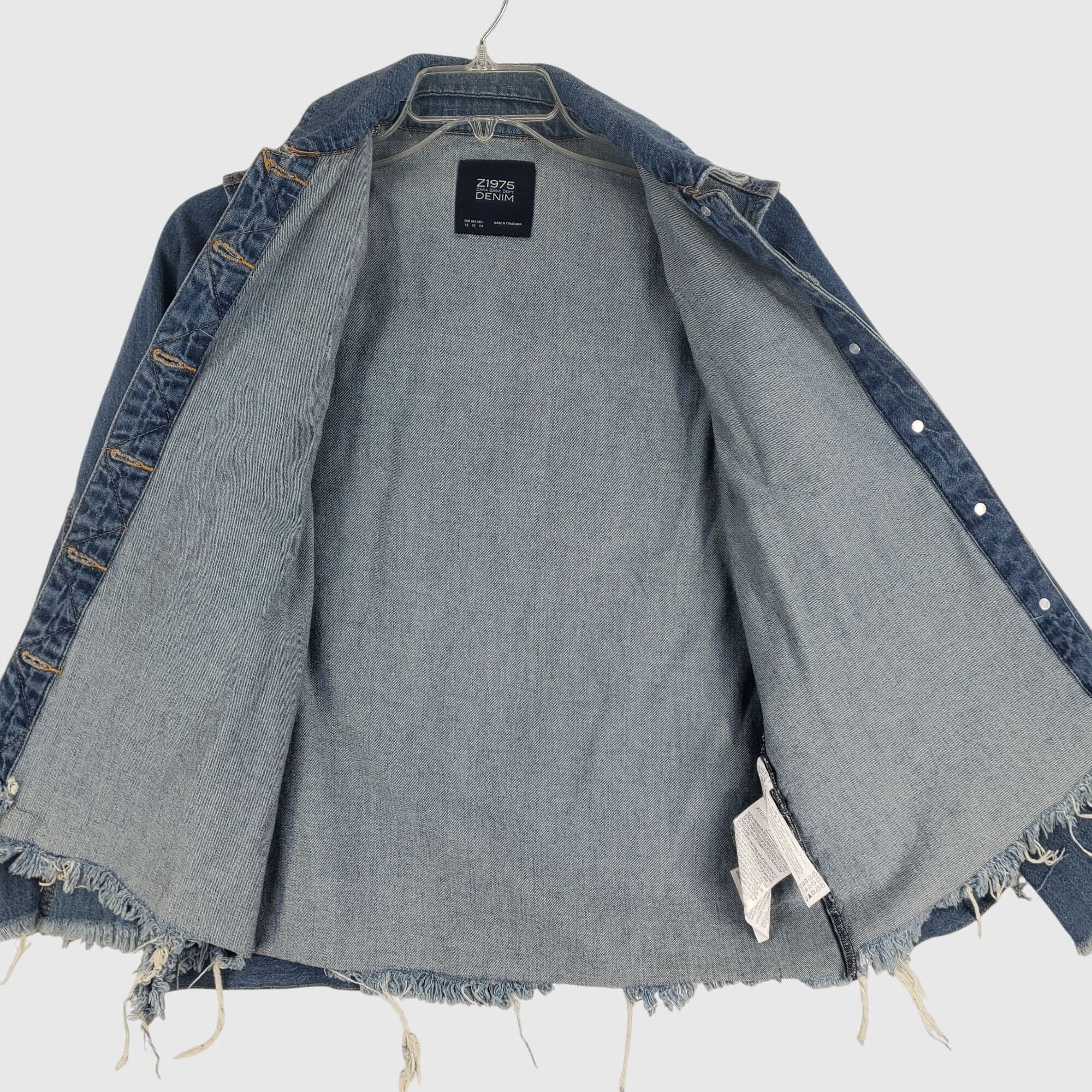 Zara ZARA Distressed Denim Jacket With Frayed Hem & Rips Womens X Size XS / US 0-2 / IT 36-38 - 3 Thumbnail
