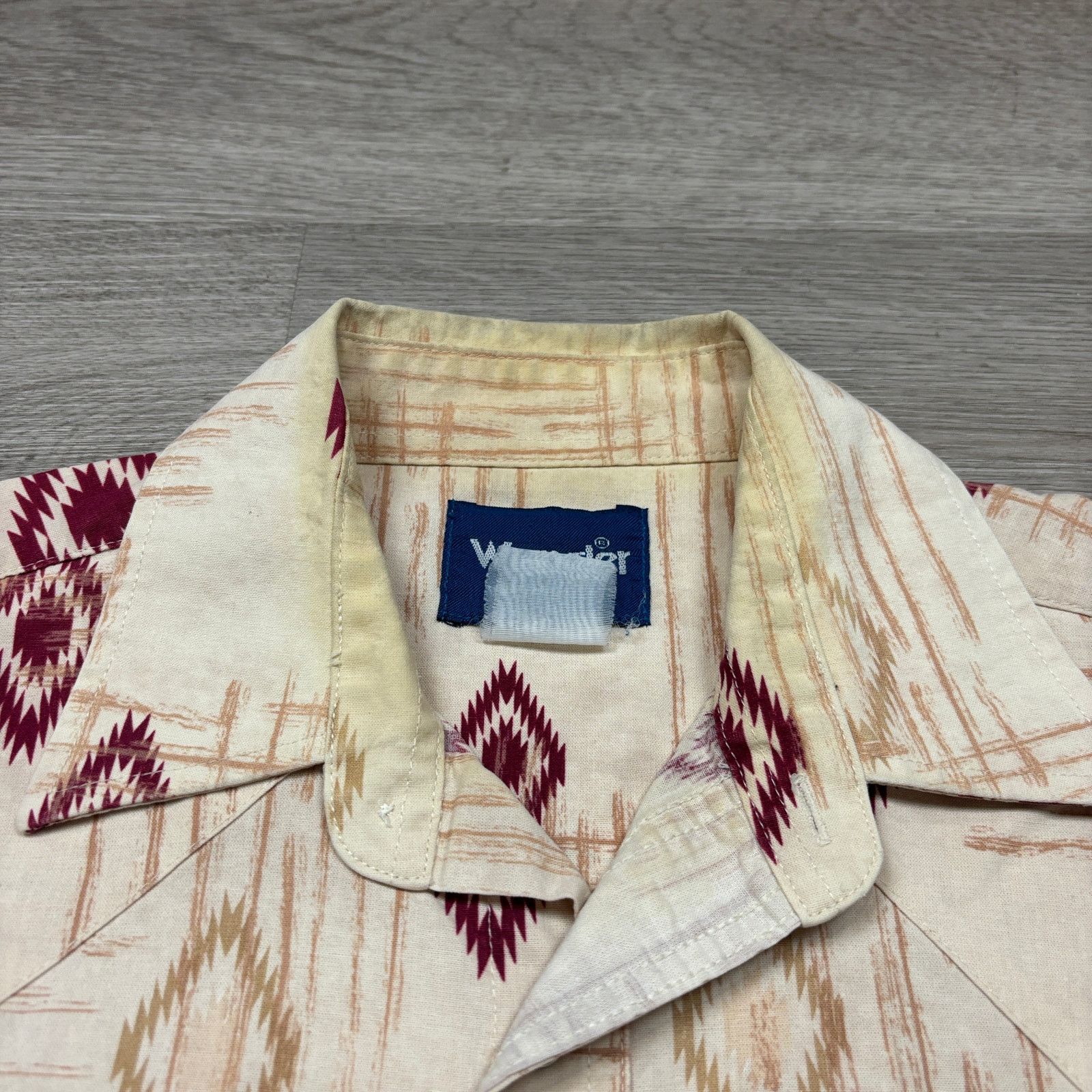 Cowboy Equipment × Vintage × Wrangler Vintage Wrangler Aztec Southwest Pearl Snap Shirt Men's XL Size US XL / EU 56 / 4 - 7 Thumbnail