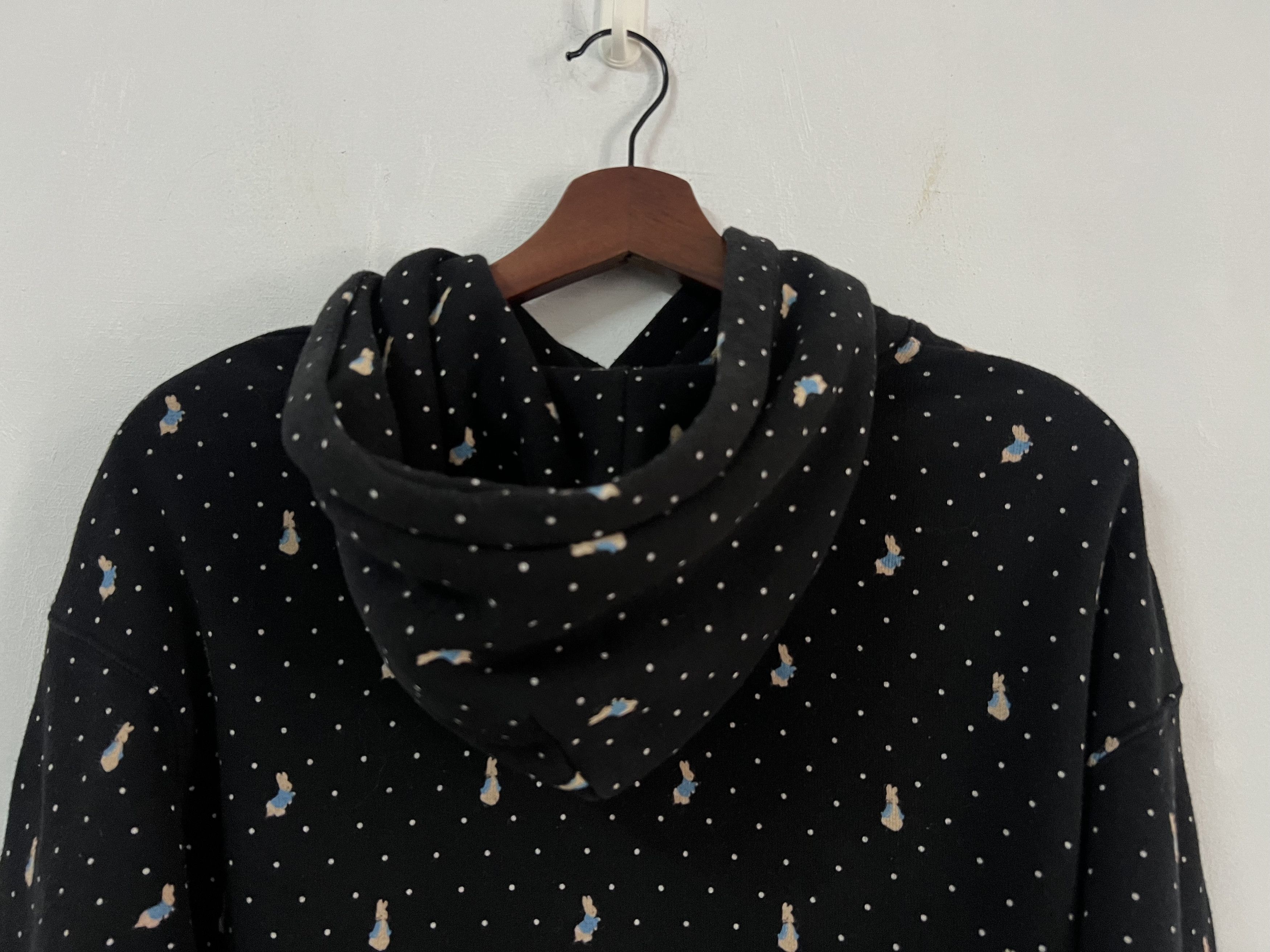 Uniqlo Peter Rabbit Uniqlo Hoodie Size US M / EU 48-50 / 2 - 4 Thumbnail