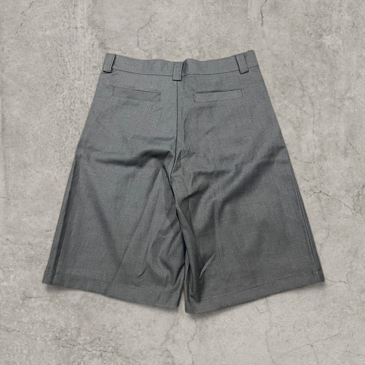 Japanese Brand Wide leg Japanese style tailored shorts in grey. Size L Size US 34 / EU 50 - 2 Thumbnail