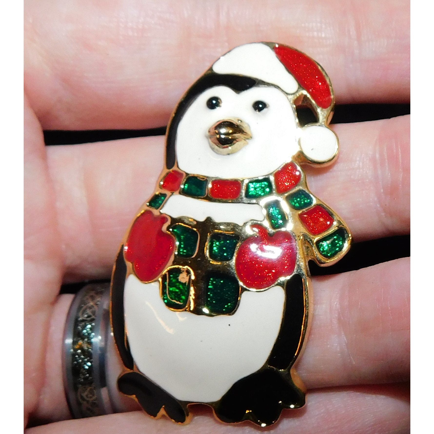 Other Vintage Christmas Penguin Holding Present Brooch Size ONE SIZE - 4 Thumbnail