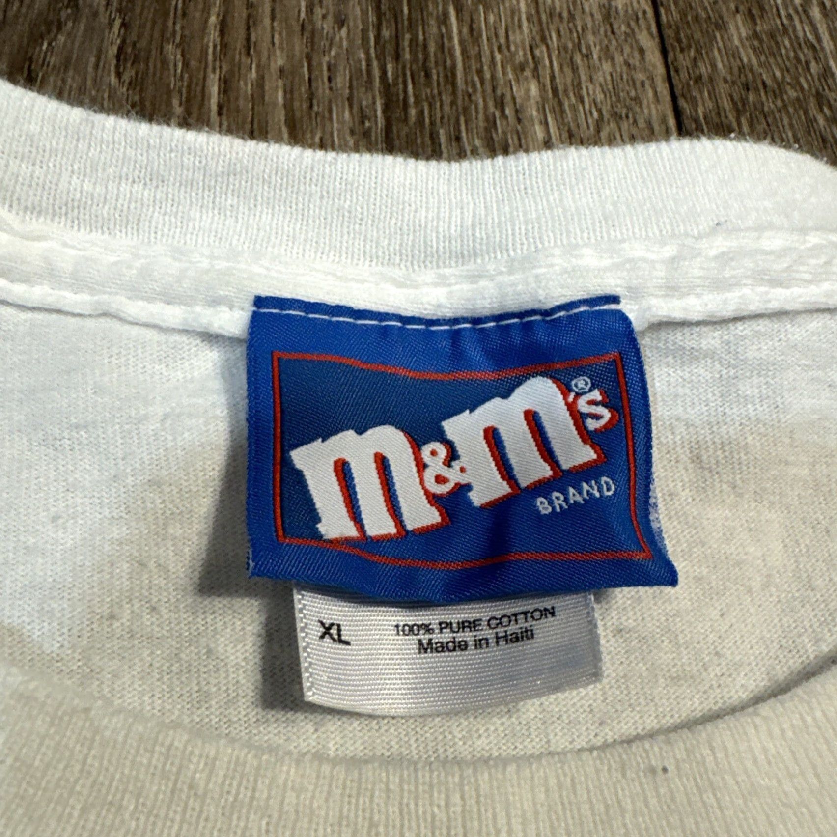 CHOCOOLATE VINTAGE M&M’s Candy Chocolate Promo Grill Nut White Graphic T-Shirt XL Men White 2000s Y2K Mens XL Size US XL / EU 56 / 4 - 5 Thumbnail