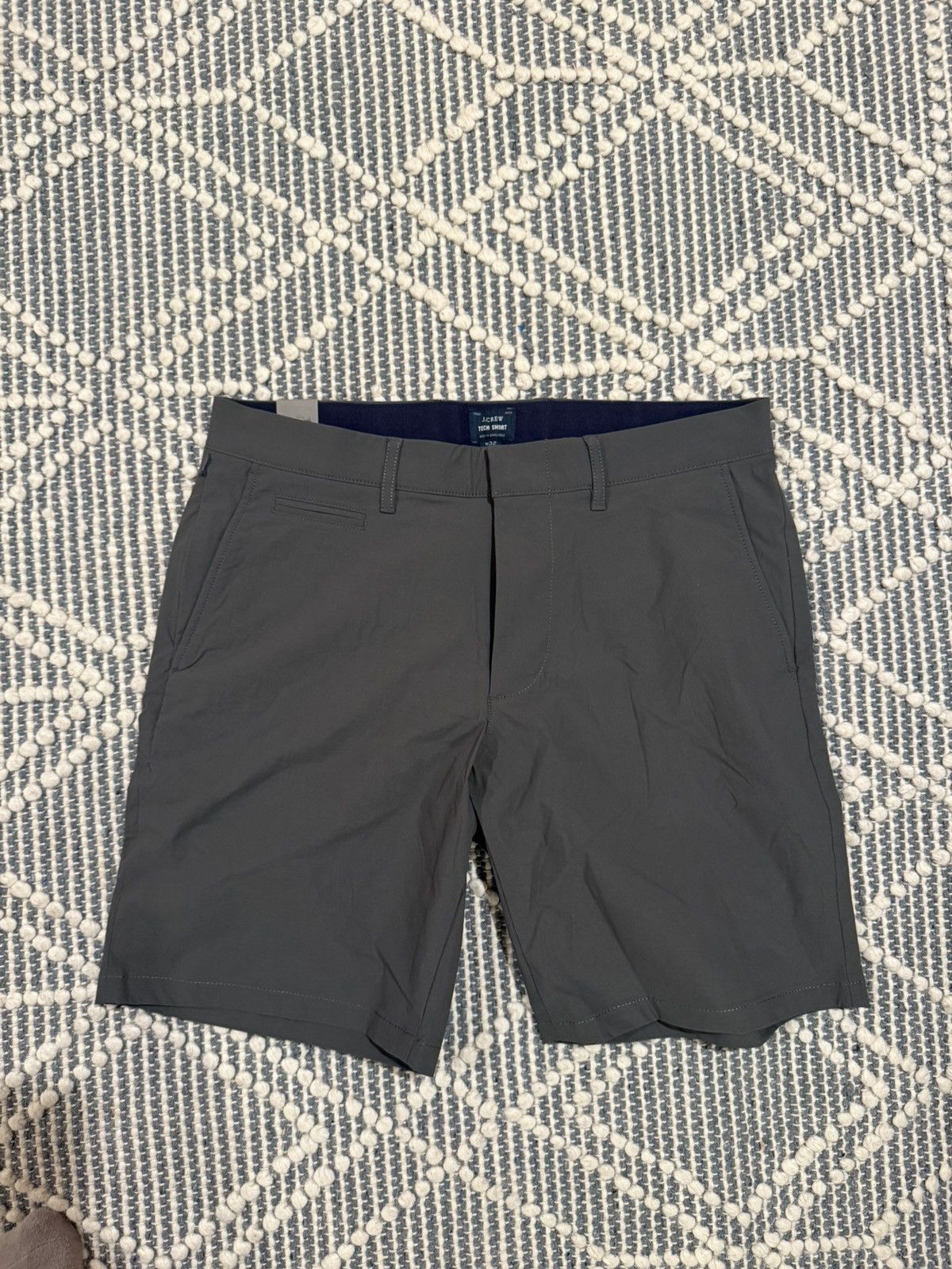 J.Crew Gray tech shorts golf stretch 9 inch Size US 32 / EU 48 - 1 Thumbnail
