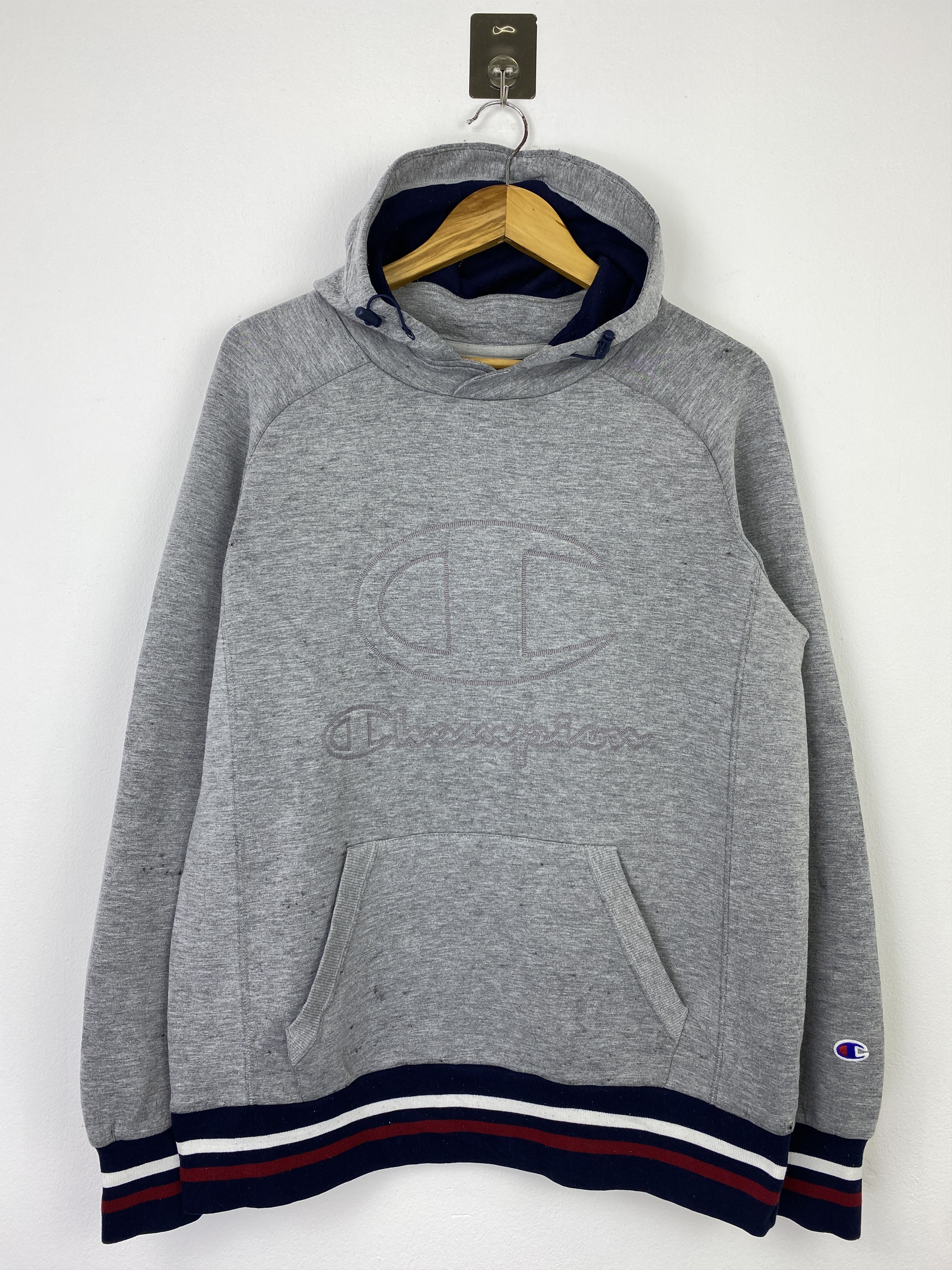 Champion Athletic Embroidered Logo Grey Hoodie L BP0035