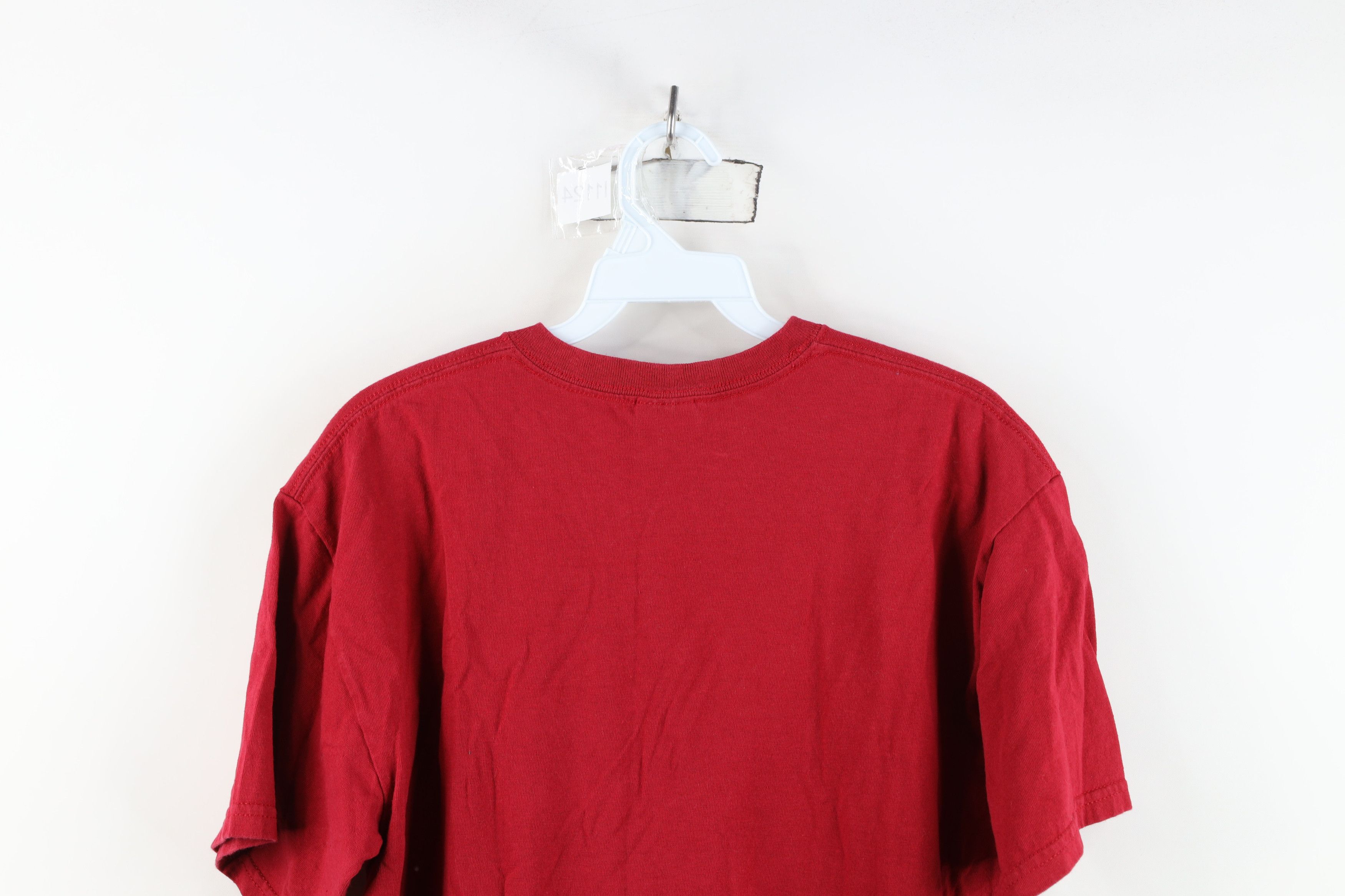 Vintage Vintage Y2K James Cleveland Cavaliers Basketball T-Shirt Size US M / EU 48-50 / 2 - 15 Thumbnail
