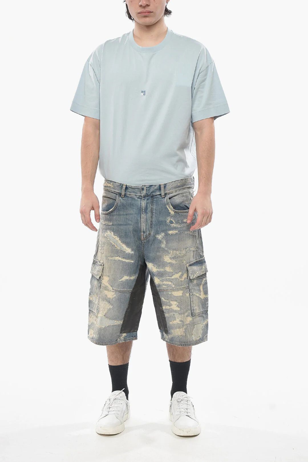 Givenchy og1mm0326 Distressed Denim Cargo Short in Light Blue Size US 33 - 4 Thumbnail