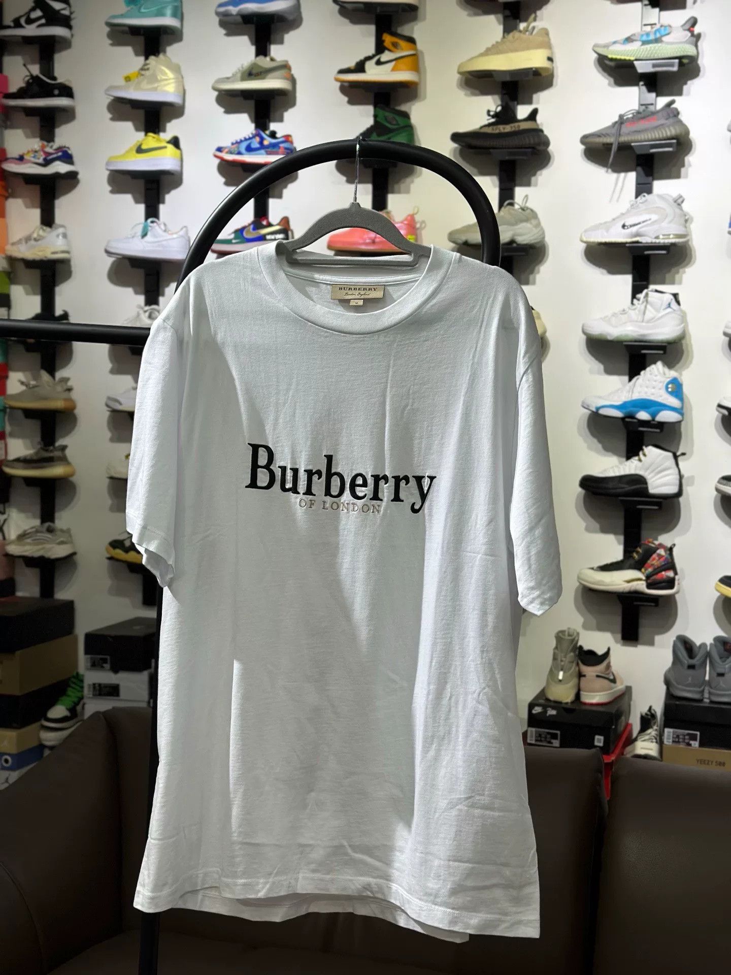Burberry Burberry Printed White T-Shirt M Men Size US M / EU 48-50 / 2 - 1 Thumbnail