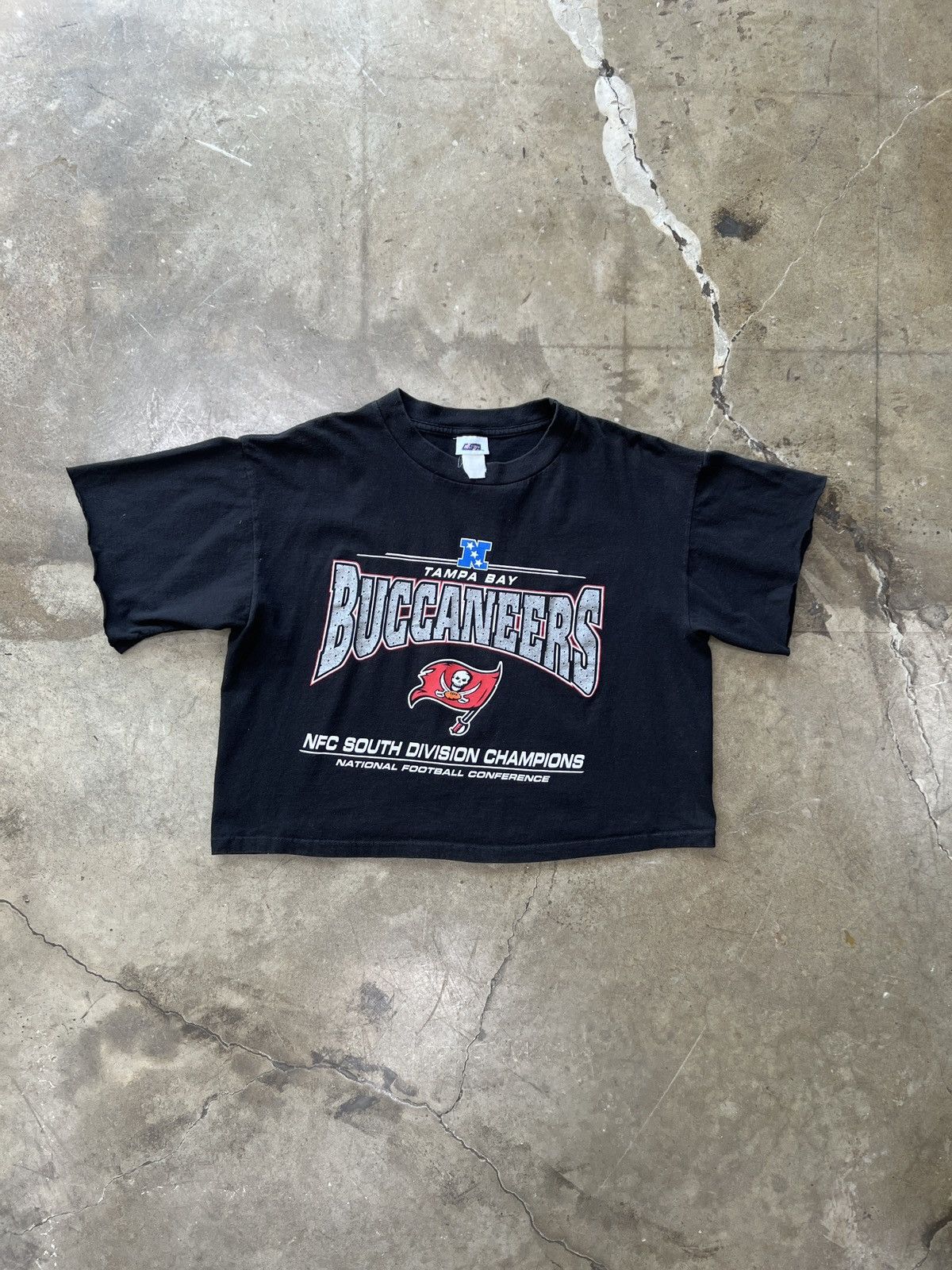 NFL × Vintage Vintage Tampa Bay Buccaneers NFC Champions Cropped Tee Large Size US L / EU 52-54 / 3 - 2 Thumbnail