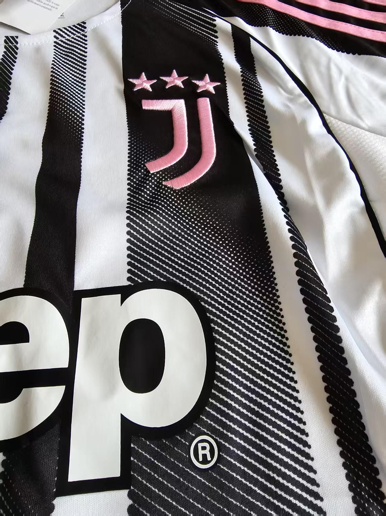 Other 2025 2026 Juventus Jersey Home Size US XXL / EU 58 / 5 - 2 Thumbnail