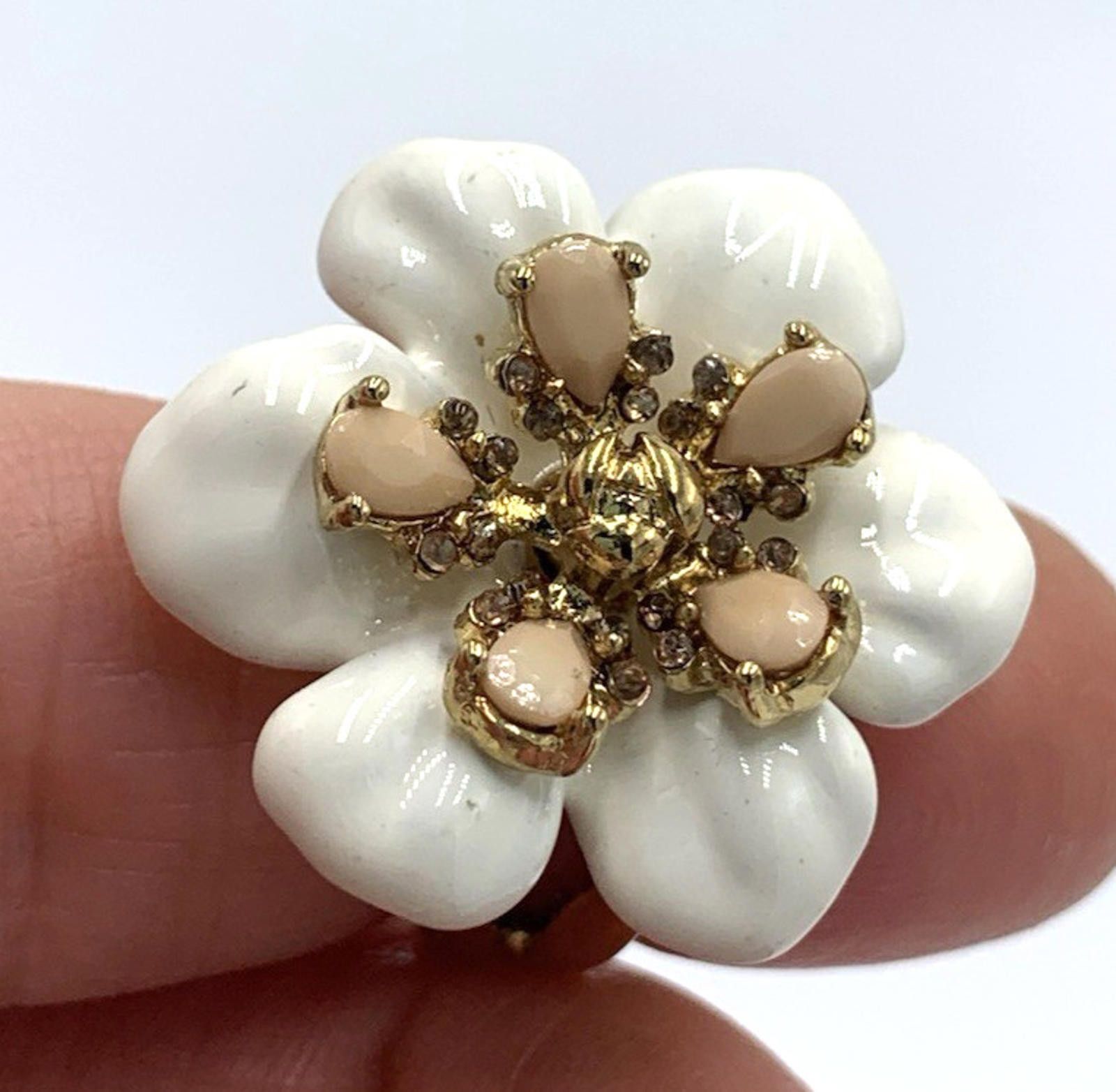 Other Ann Taylor Stretch Enamel Flower Bracelet Earrings Ring Set Size ONE SIZE - 8 Thumbnail