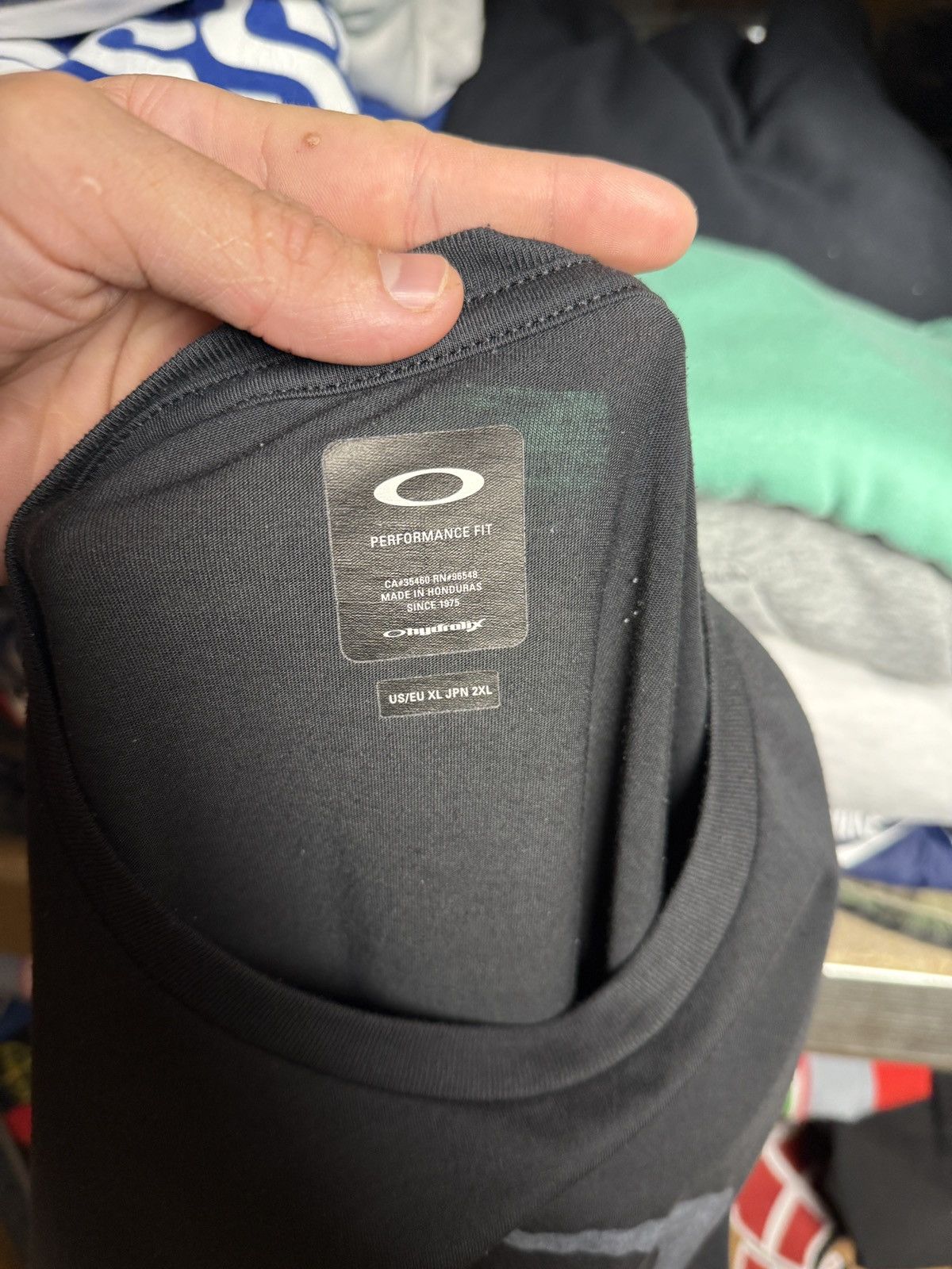 Oakley Oakley Center logo tee gorpcore camping gear y2k Size US XL / EU 56 / 4 - 5 Thumbnail