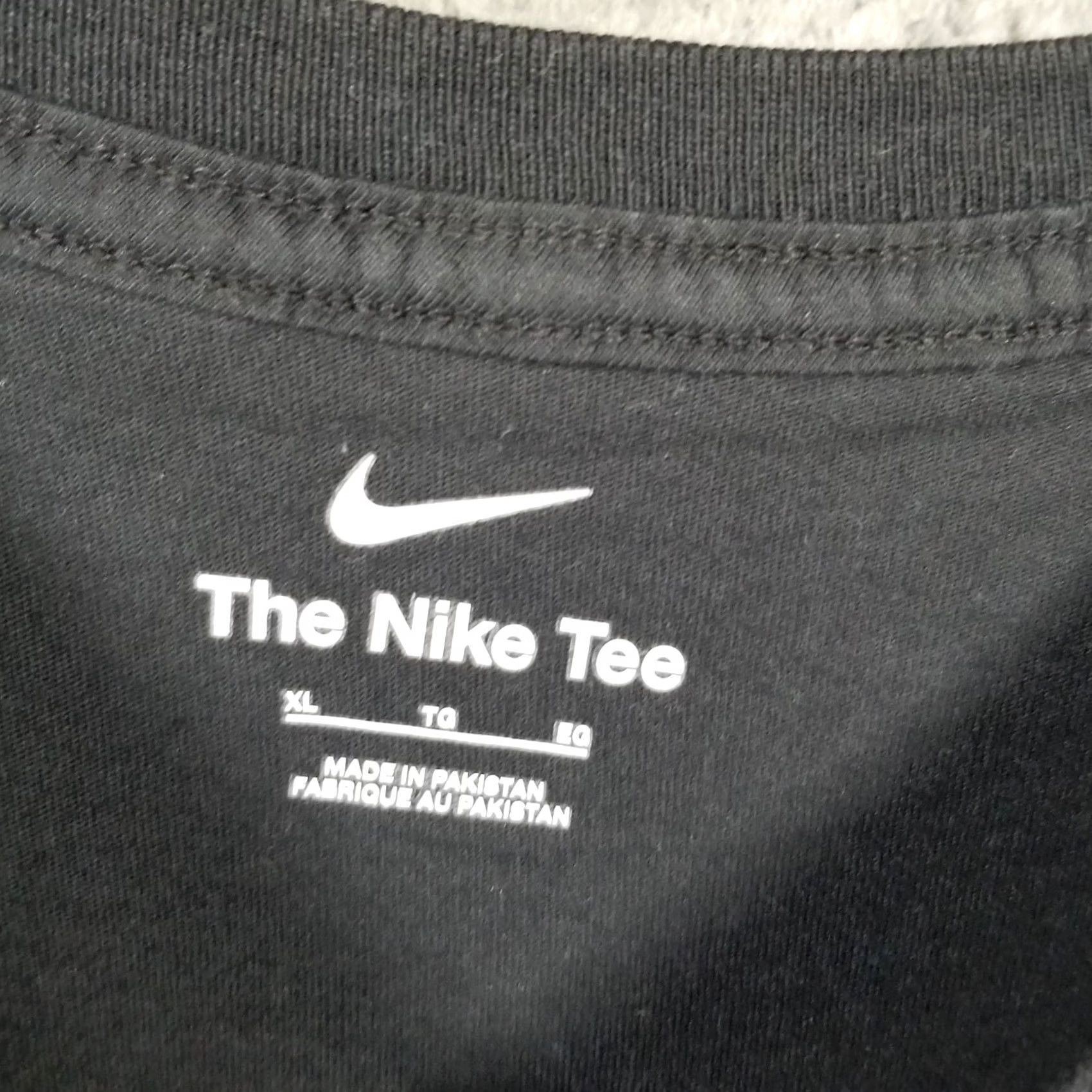 Nike Nike CA Shirt T-Shirt Men XL Black Crew Neck Short Sleeve The Nike Tee Football Soccer Activewear Geometric Pattern Vintage No Size US XL / EU 56 / 4 - 3 Thumbnail
