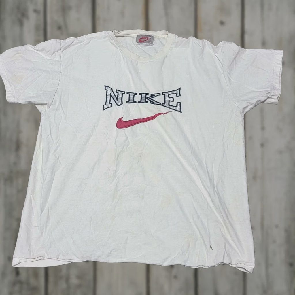 Nike VINTAGE Nike Center Spell Out Swoosh Logo T-shirt L White Unisex 1990s Made In USA Size US L / EU 52-54 / 3 - 1 Thumbnail